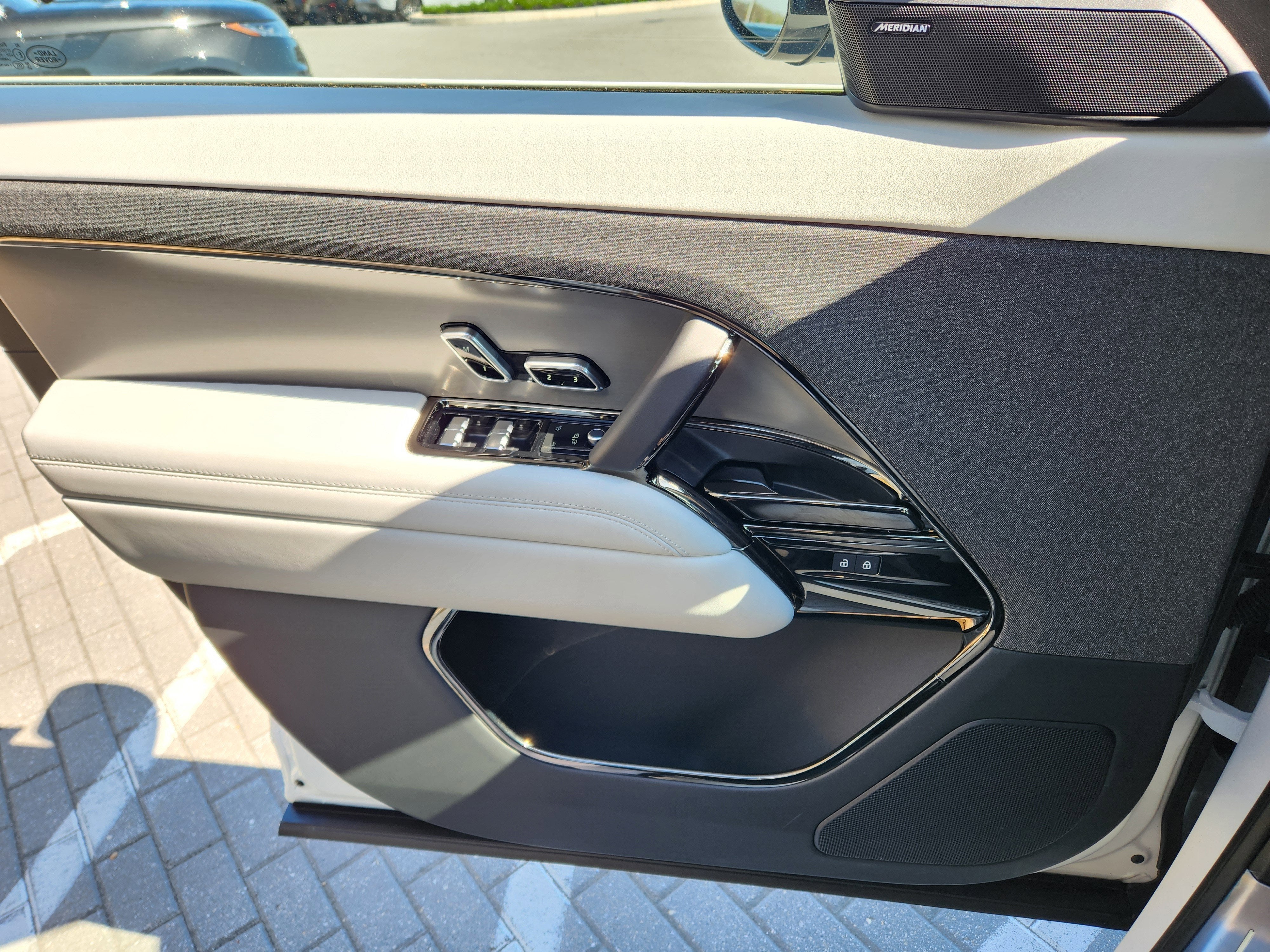 2026 Land Rover Range Rover Sport SE