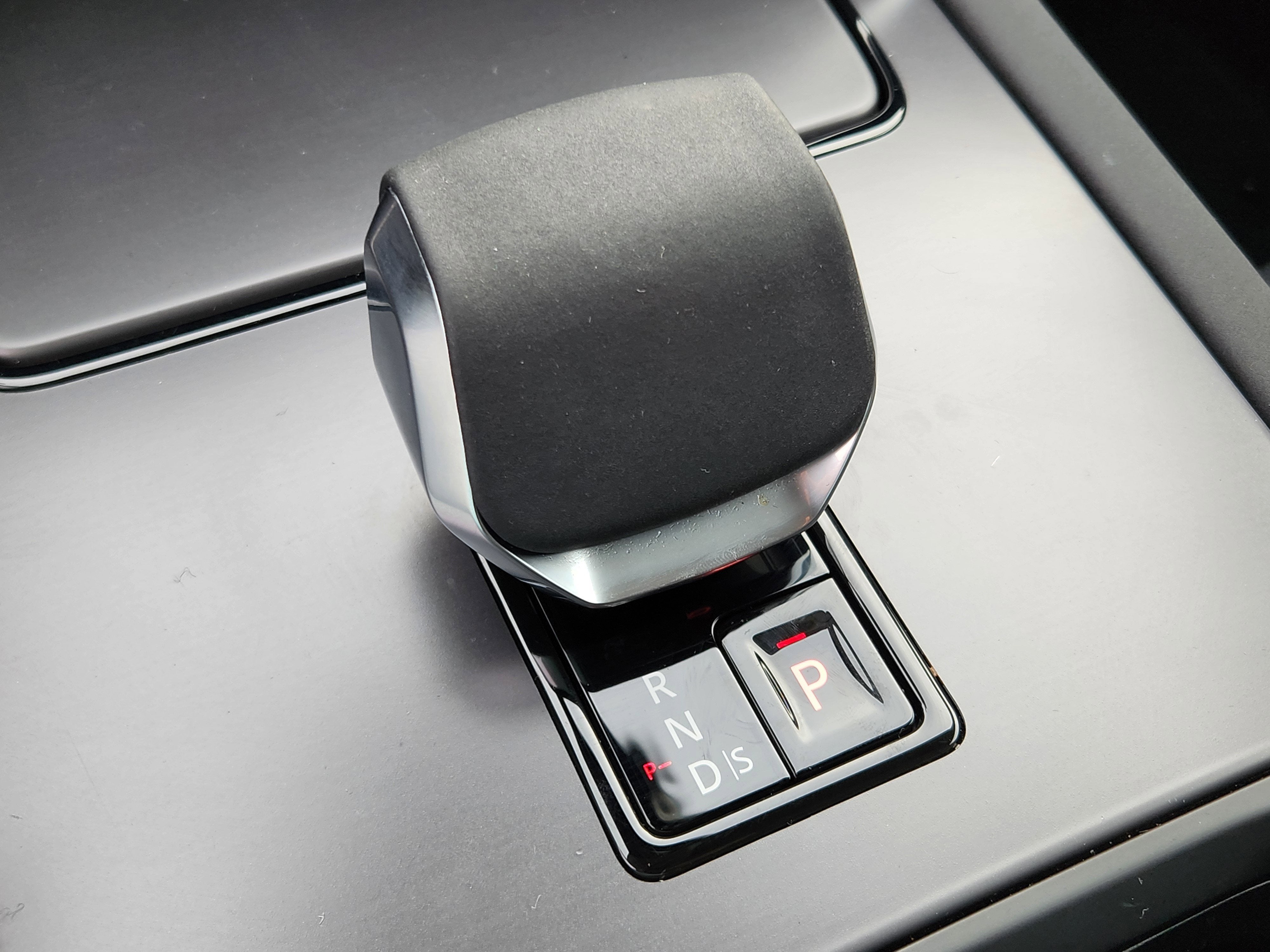 2025 Land Rover Discovery Sport S