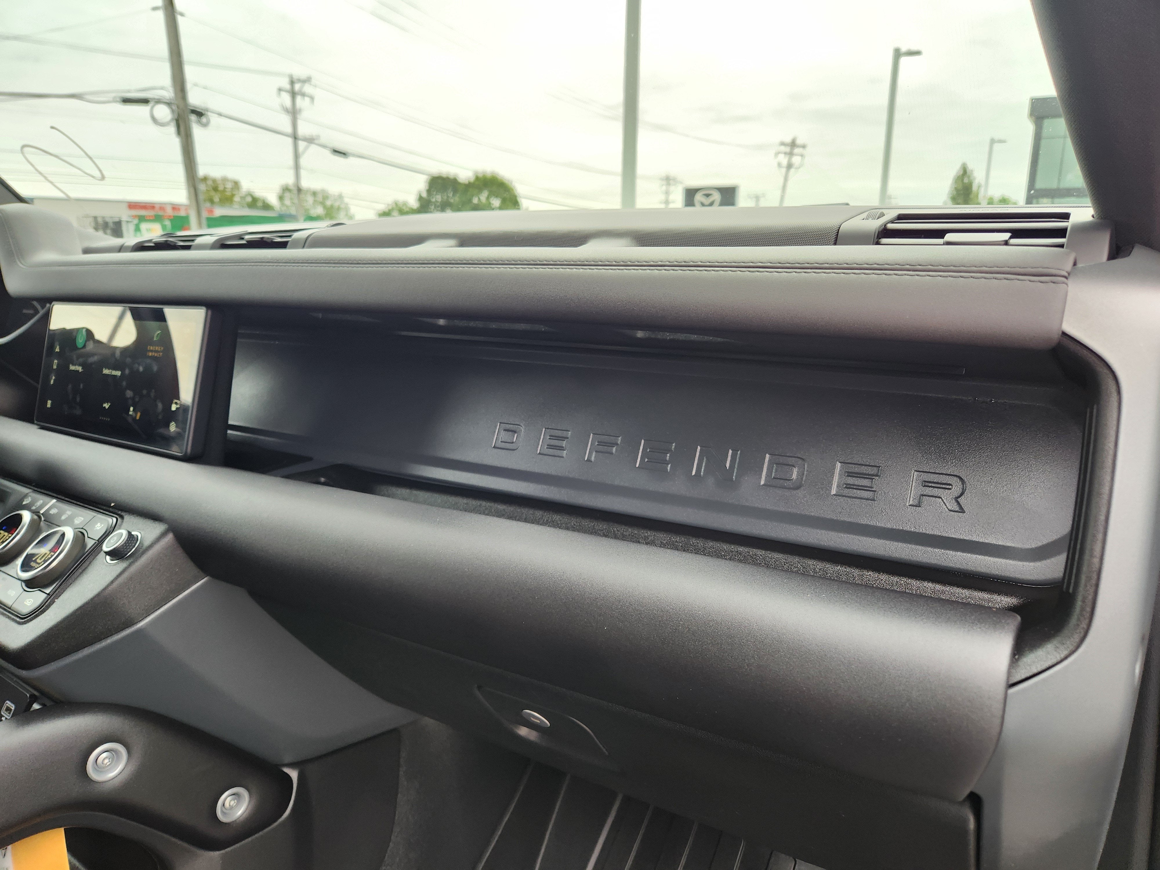2024 Land Rover Defender 90 X-Dynamic SE