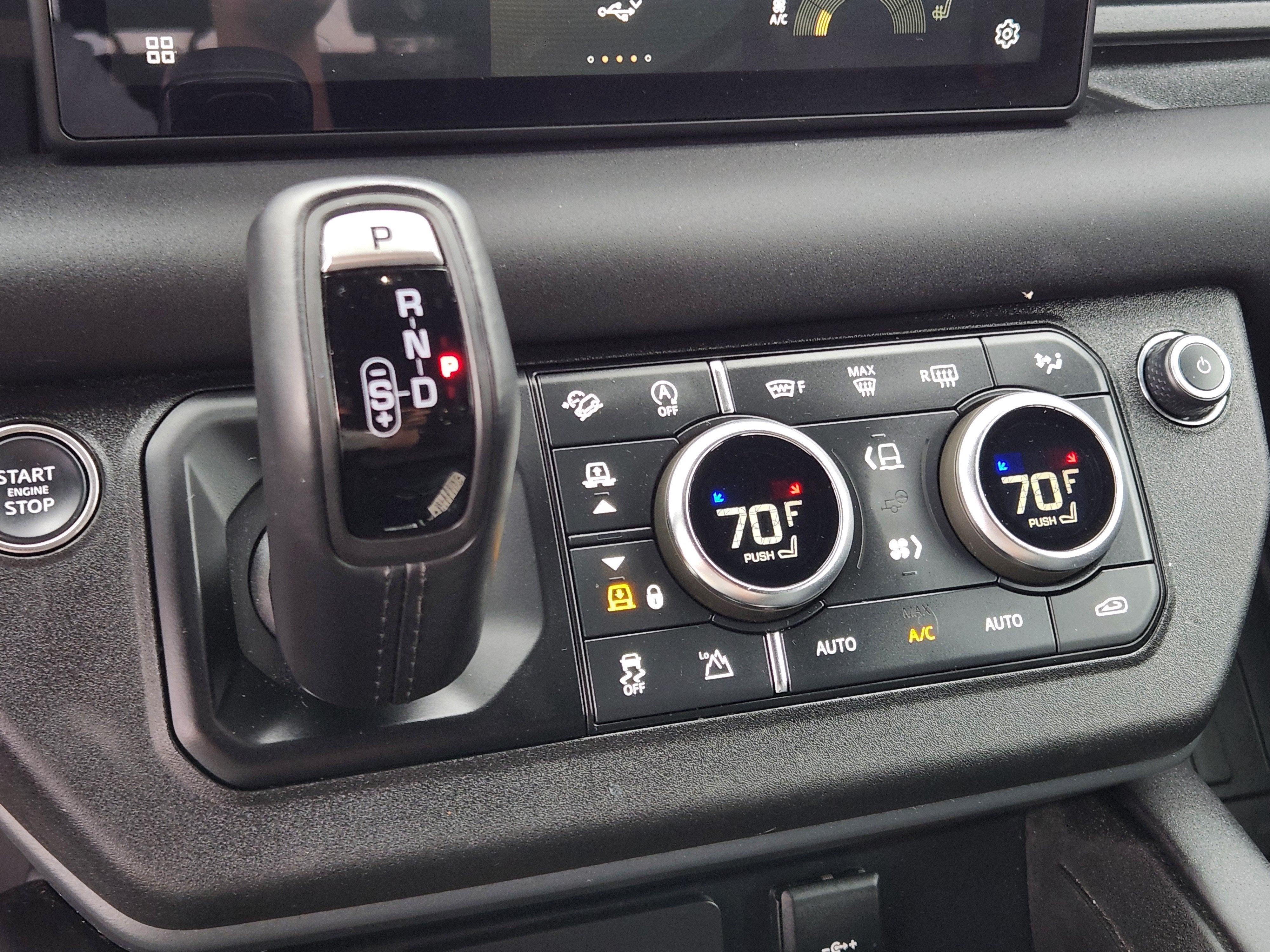 2024 Land Rover Defender 90 X-Dynamic SE