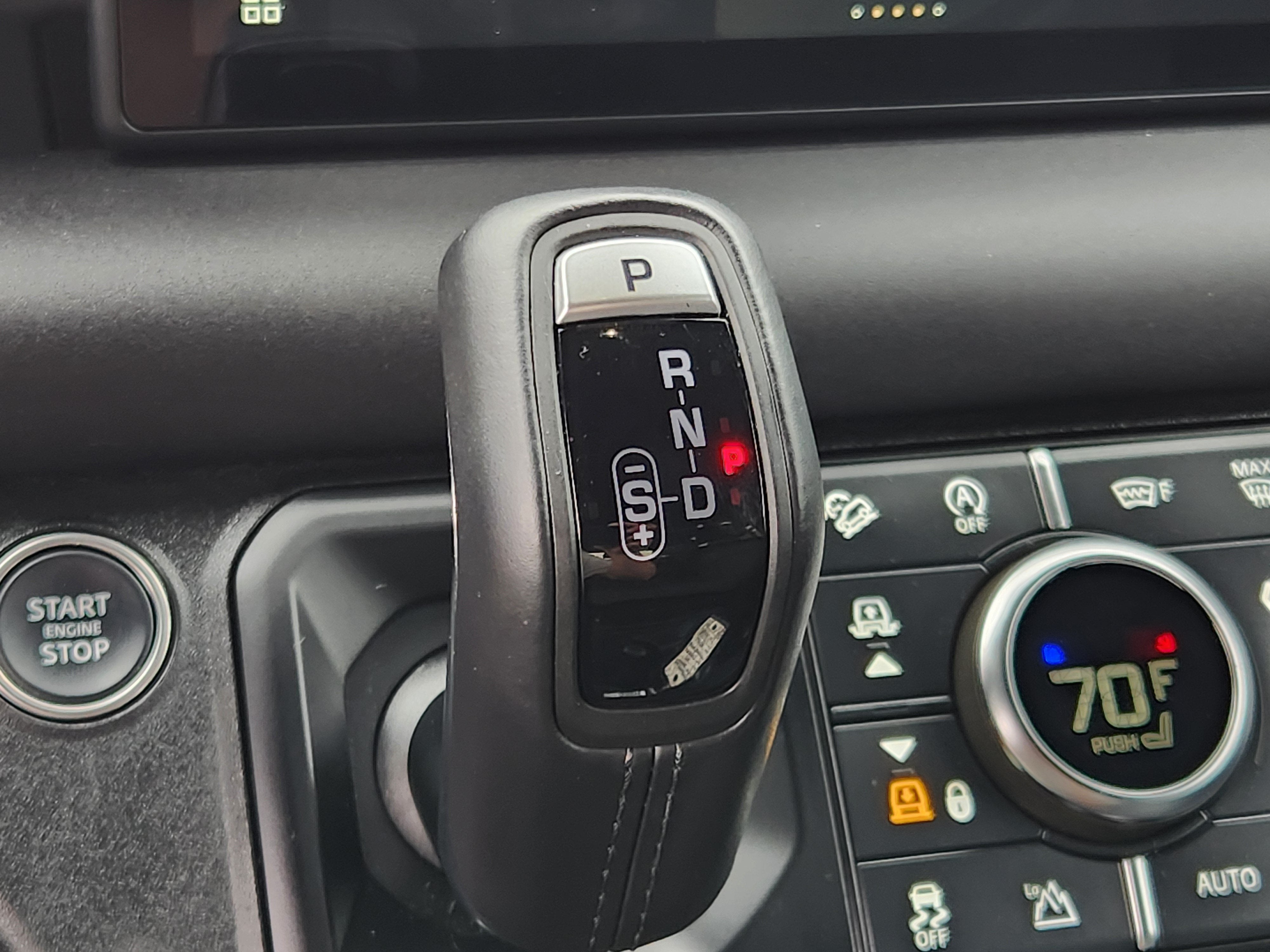 2024 Land Rover Defender 90 X-Dynamic SE