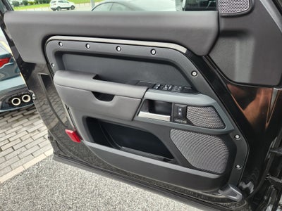 2024 Land Rover Defender 90 X-Dynamic SE