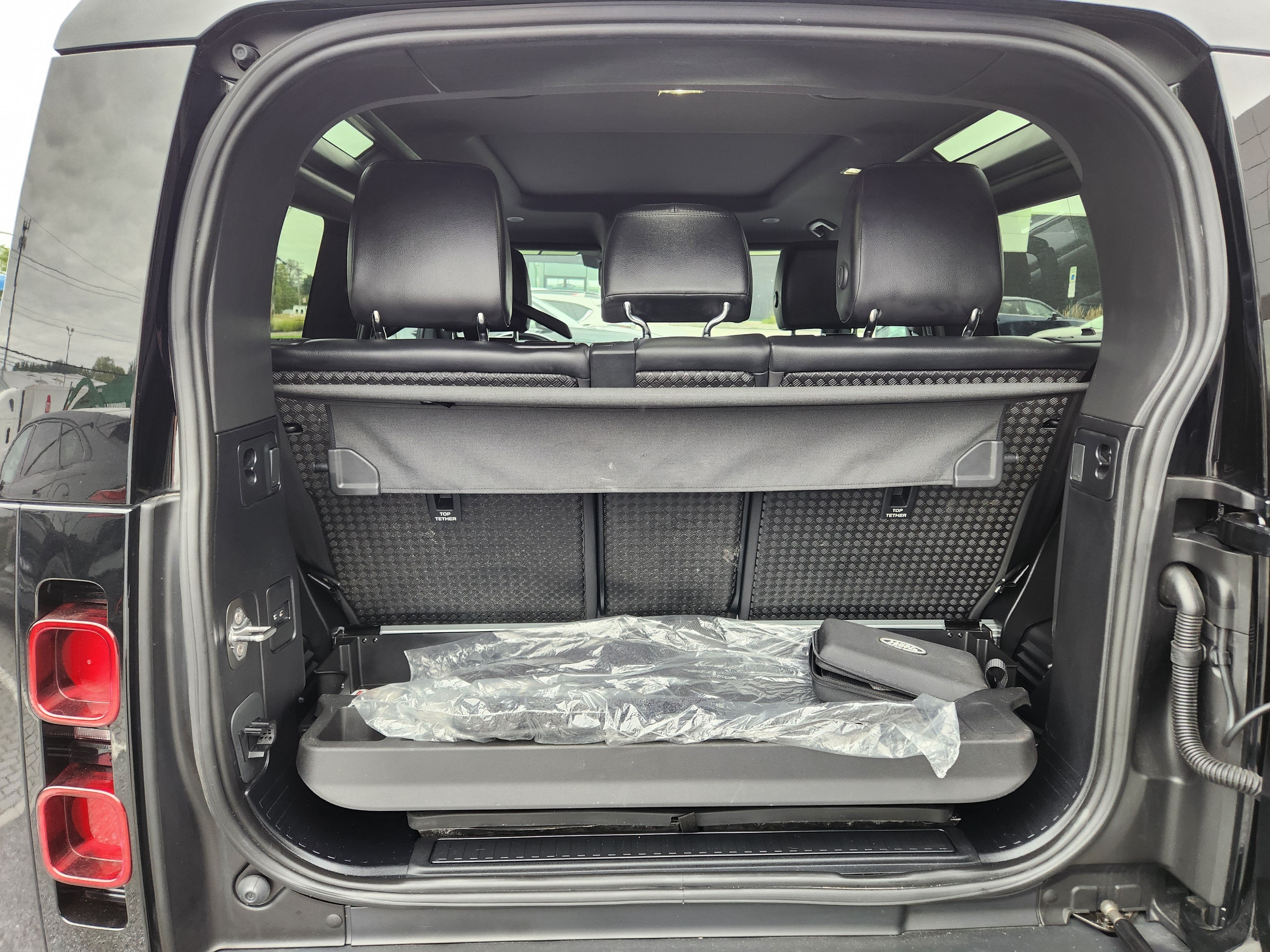 2024 Land Rover Defender 90 X-Dynamic SE