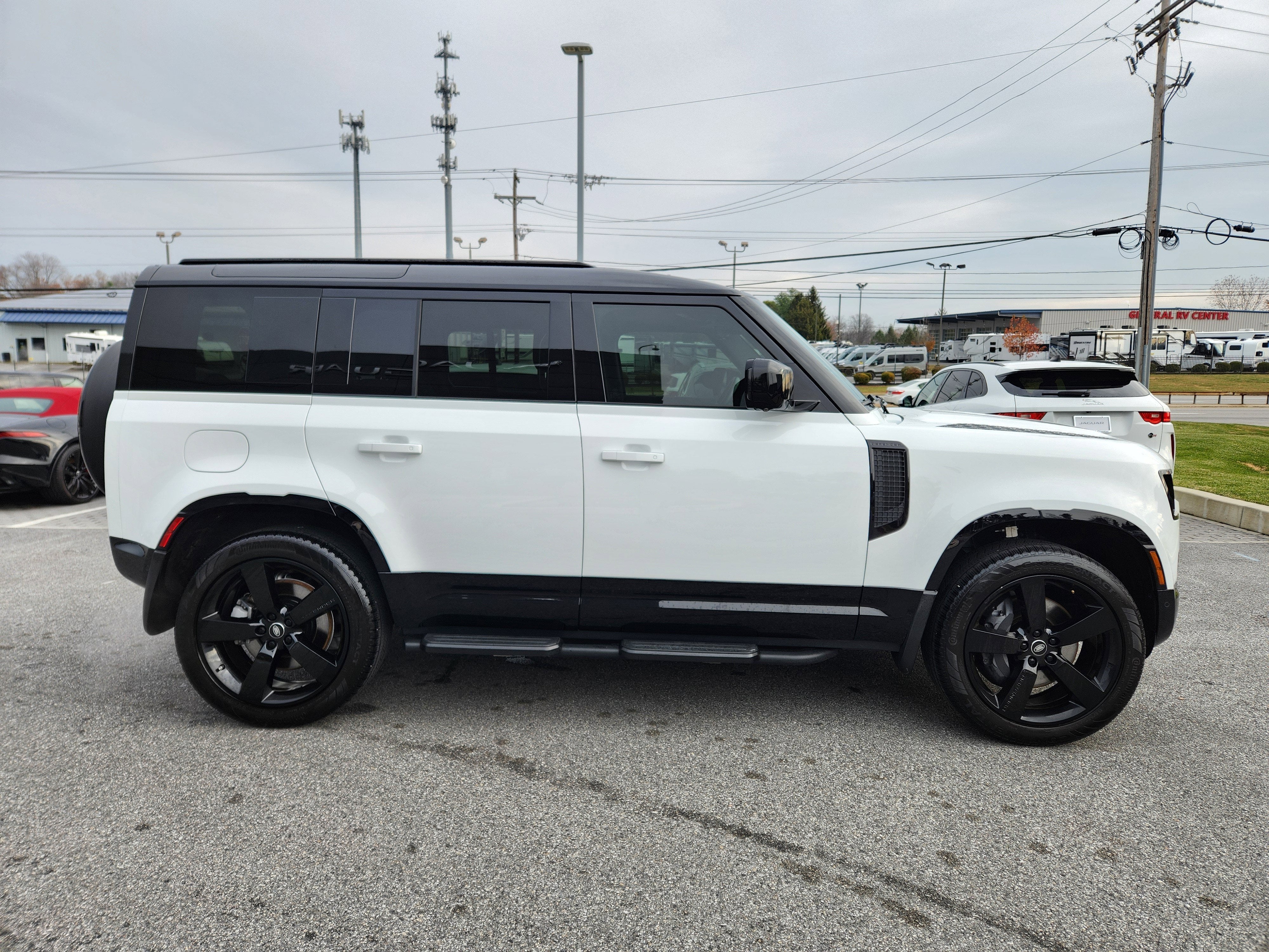 2025 Land Rover Defender 110 X-Dynamic SE