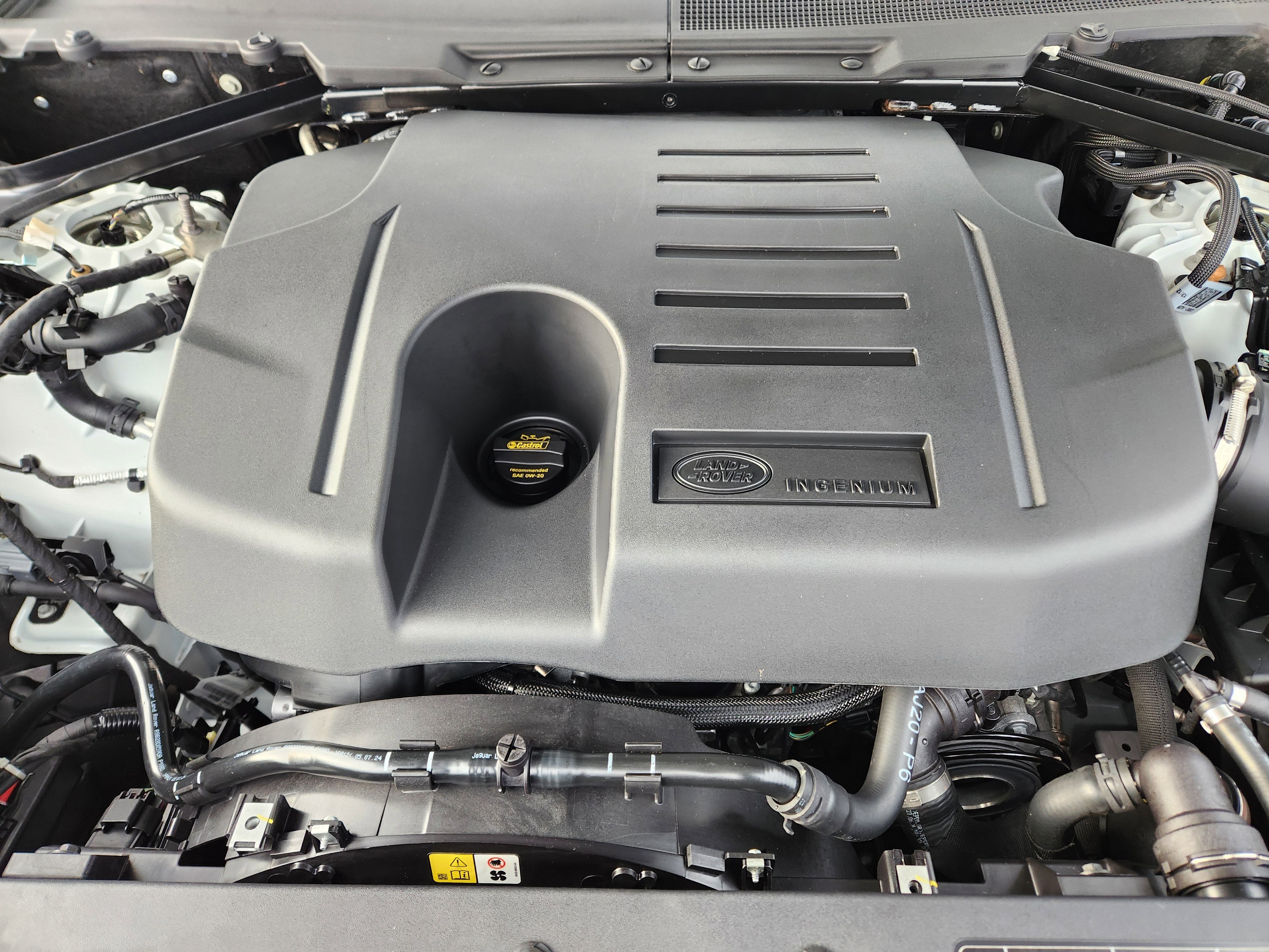 2025 Land Rover Defender 110 X-Dynamic SE