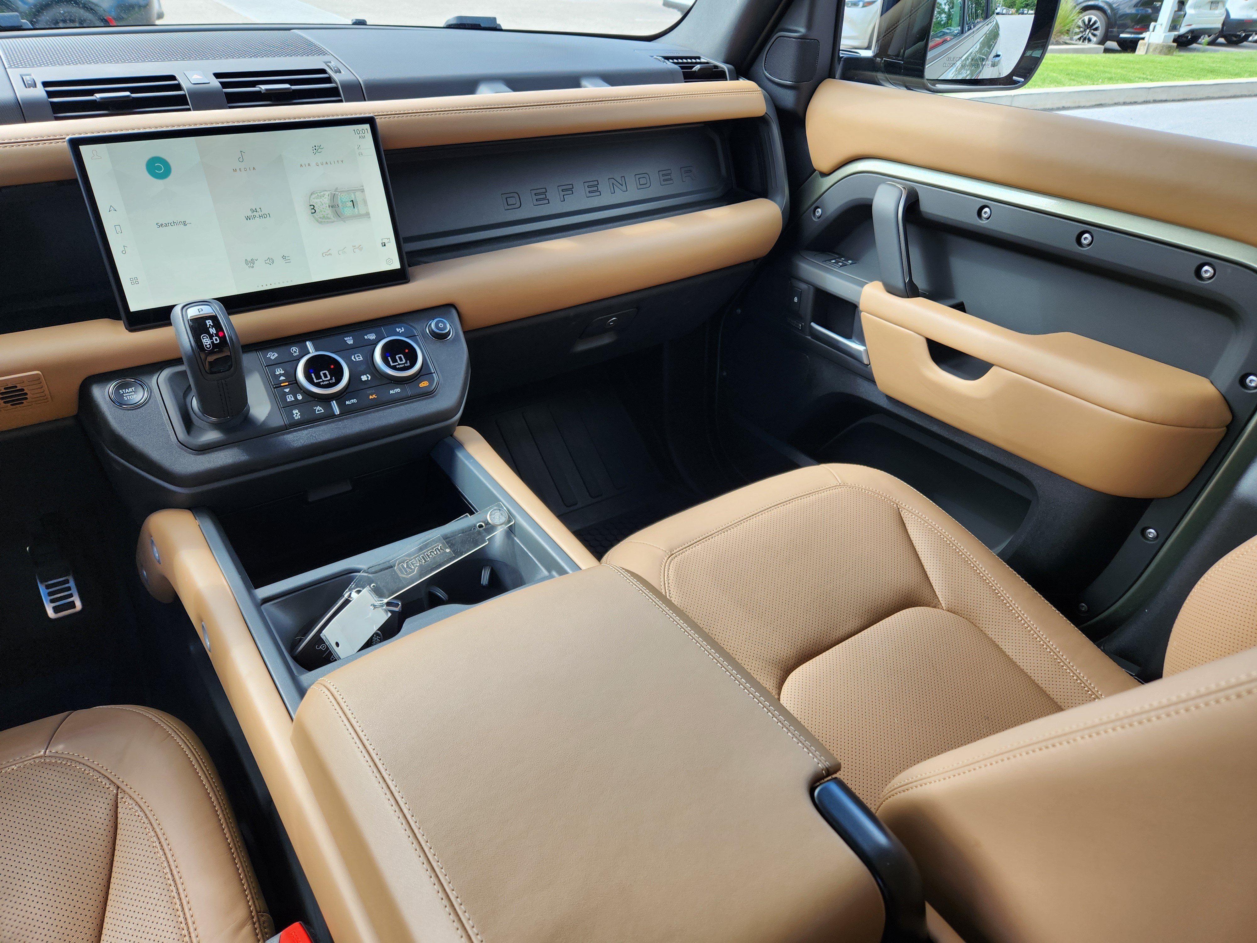 2025 Land Rover Defender 110 X-Dynamic SE