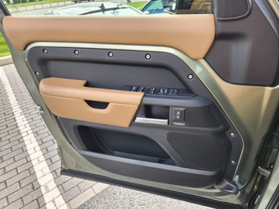 2025 Land Rover Defender 110 X-Dynamic SE