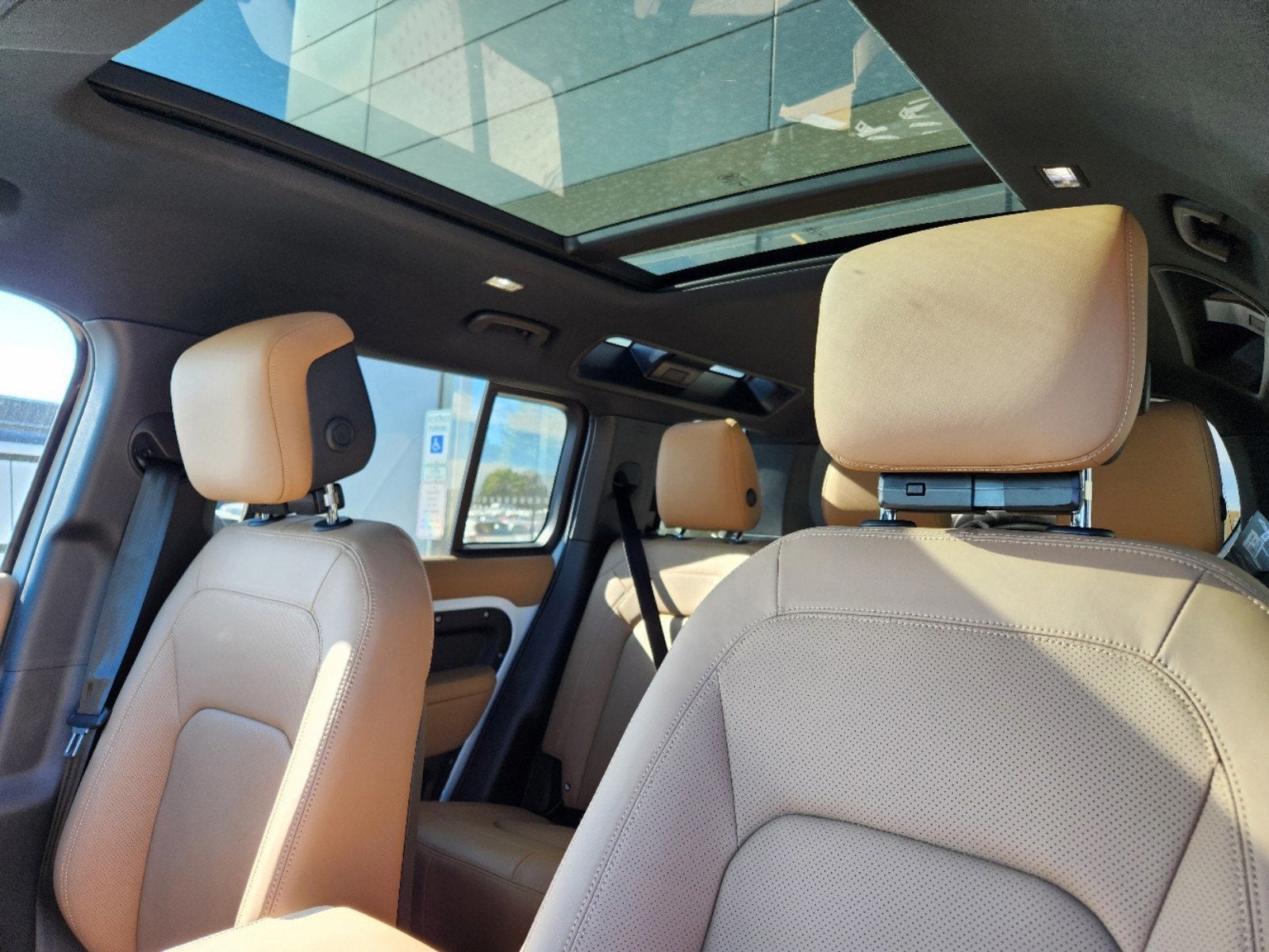 2025 Land Rover Defender 110 X-Dynamic SE