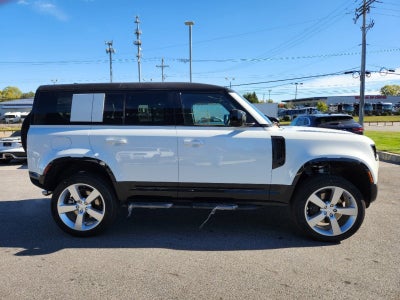 2025 Land Rover Defender 110 X-Dynamic SE