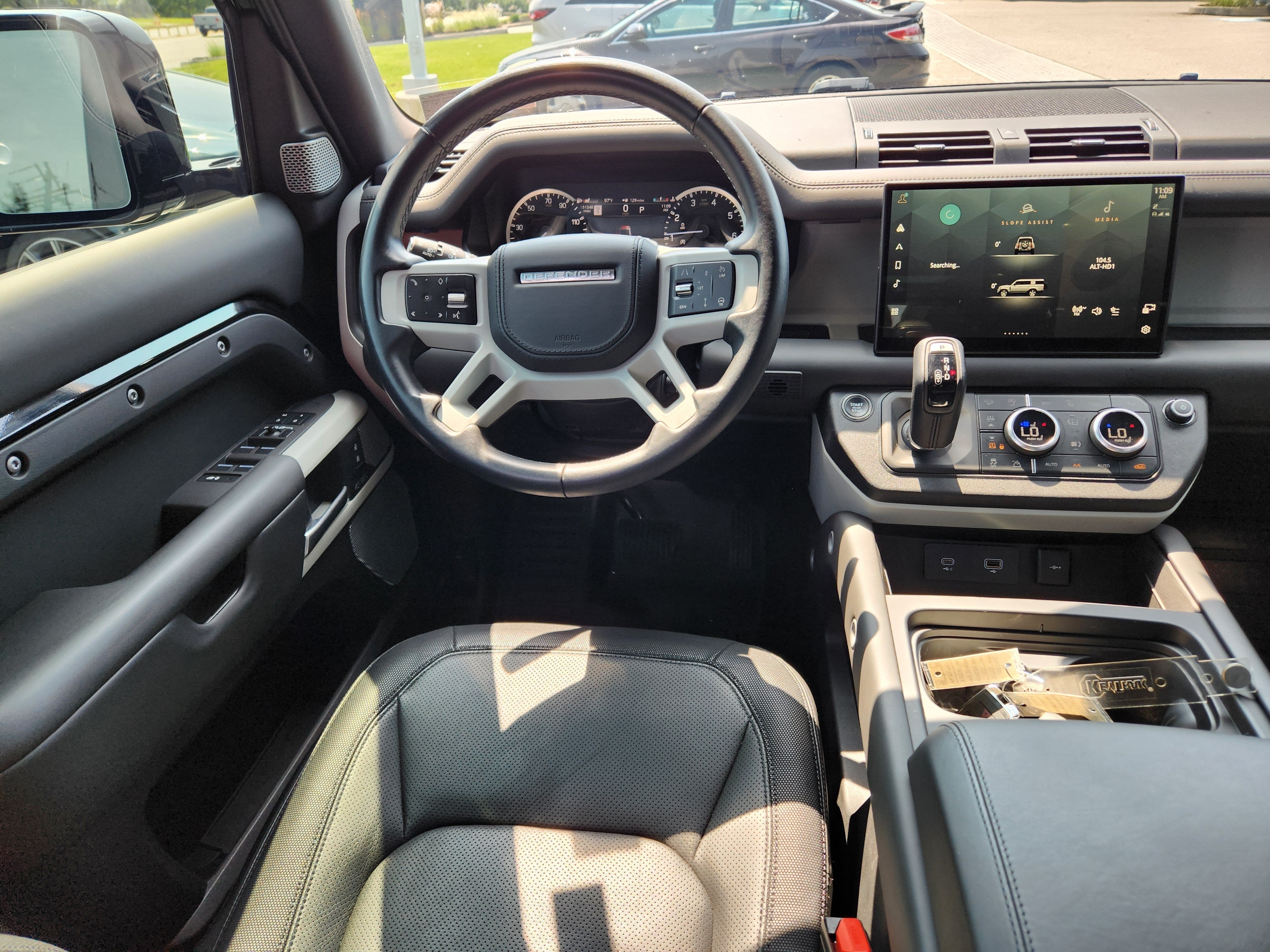 2023 Land Rover Defender 130 X-Dynamic SE