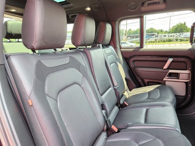 2023 Land Rover Defender 130 X-Dynamic SE