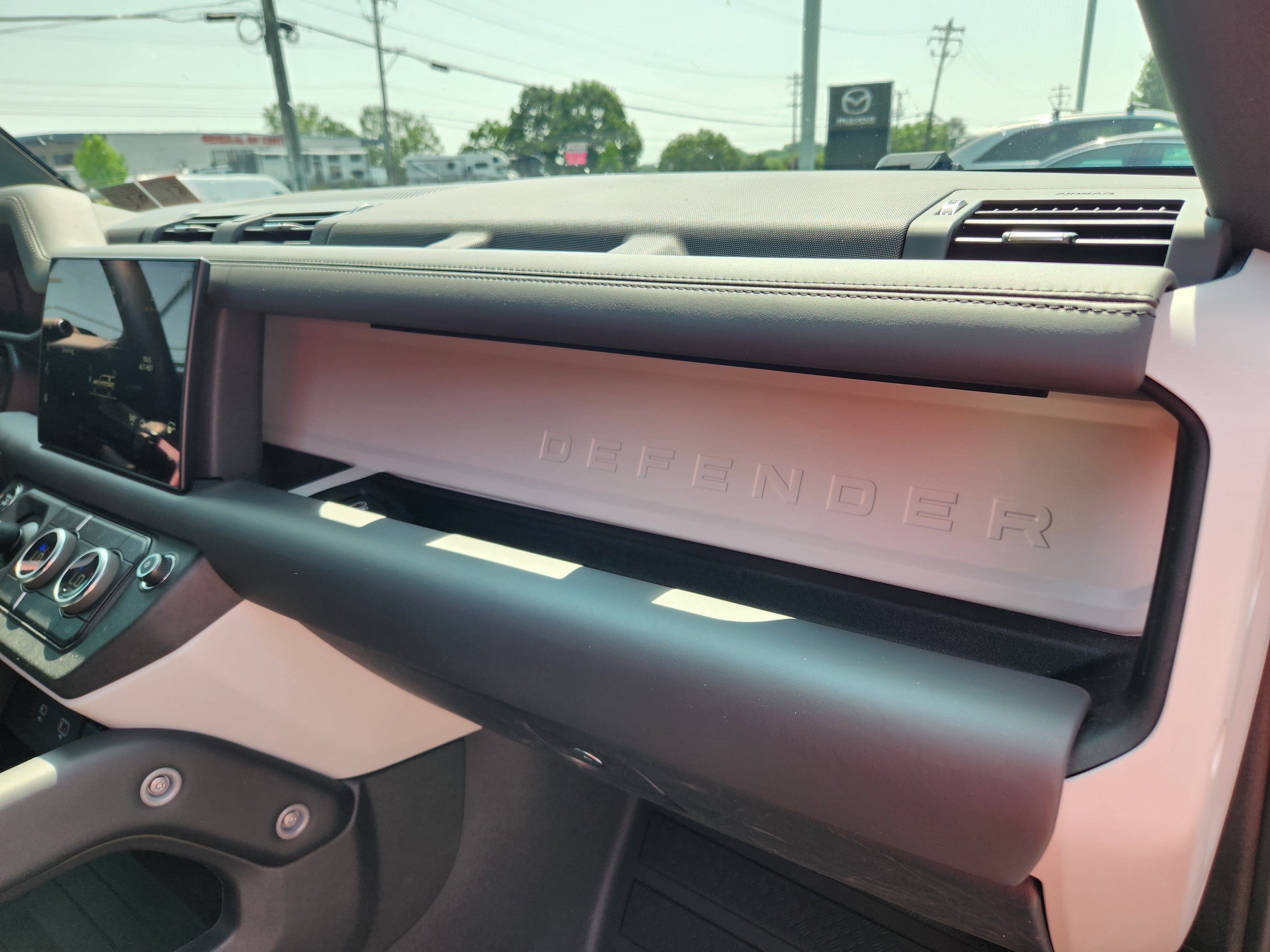 2023 Land Rover Defender 130 X-Dynamic SE