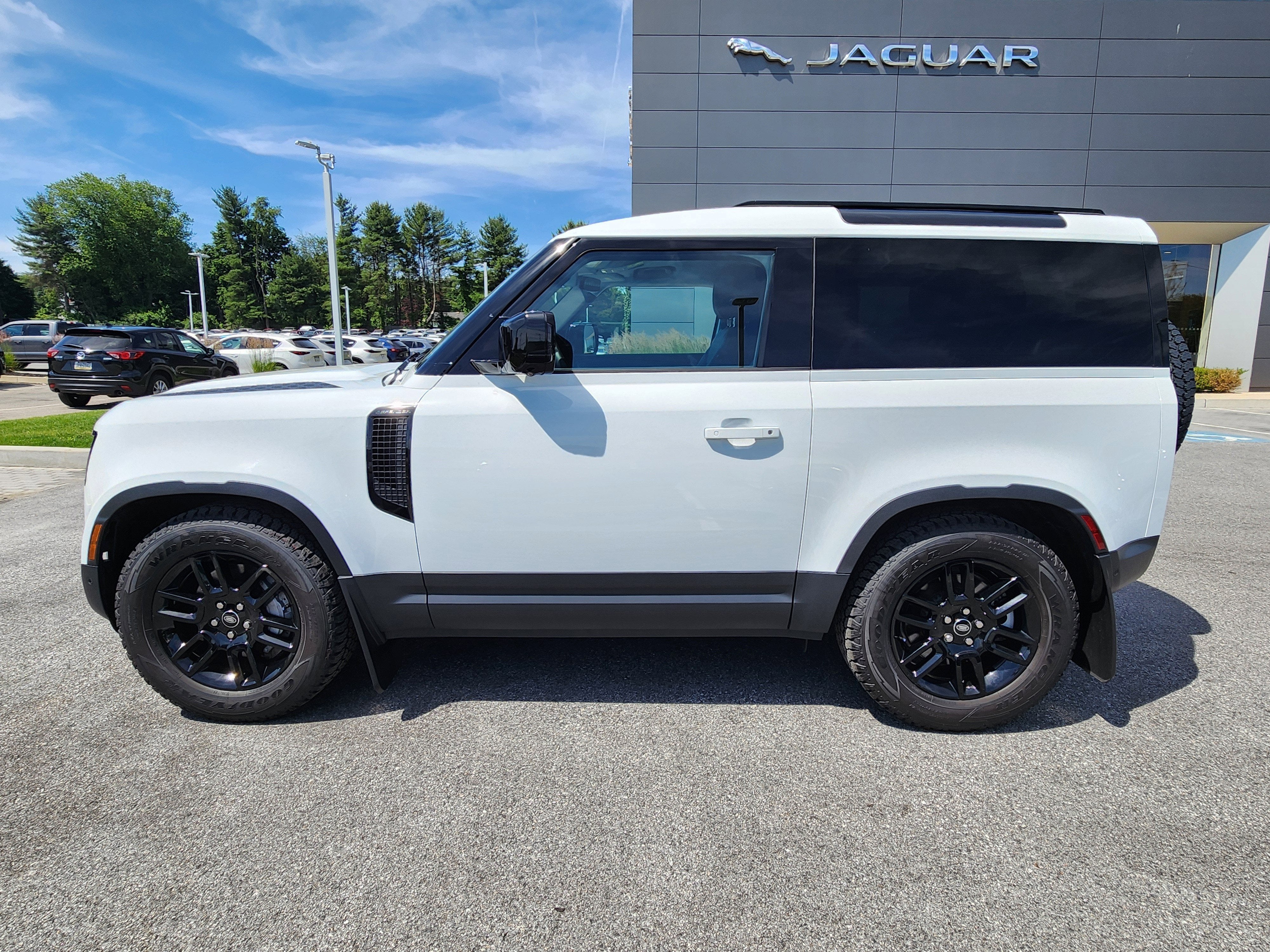2025 Land Rover Defender 90 S