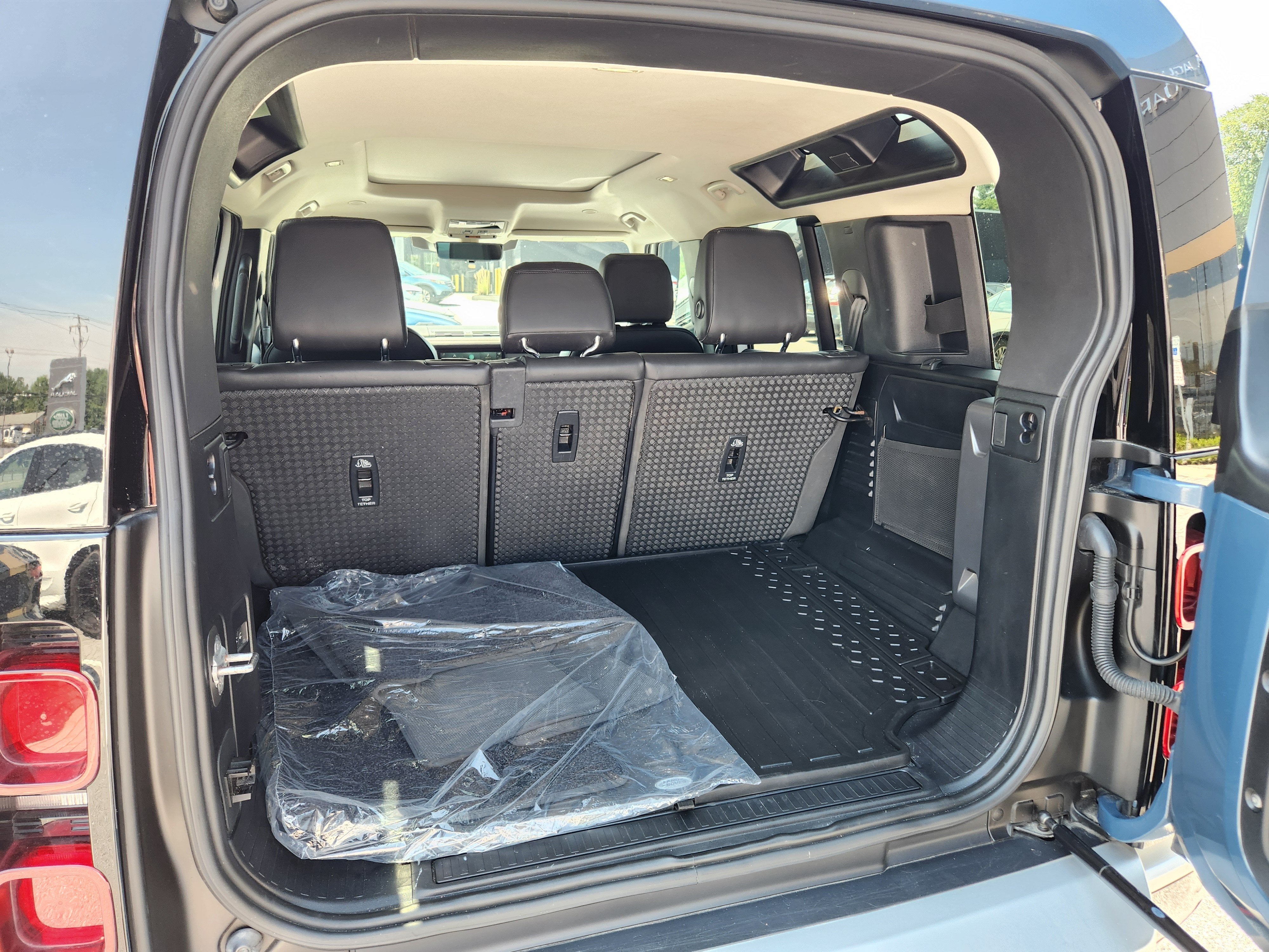 2024 Land Rover Defender 110 S
