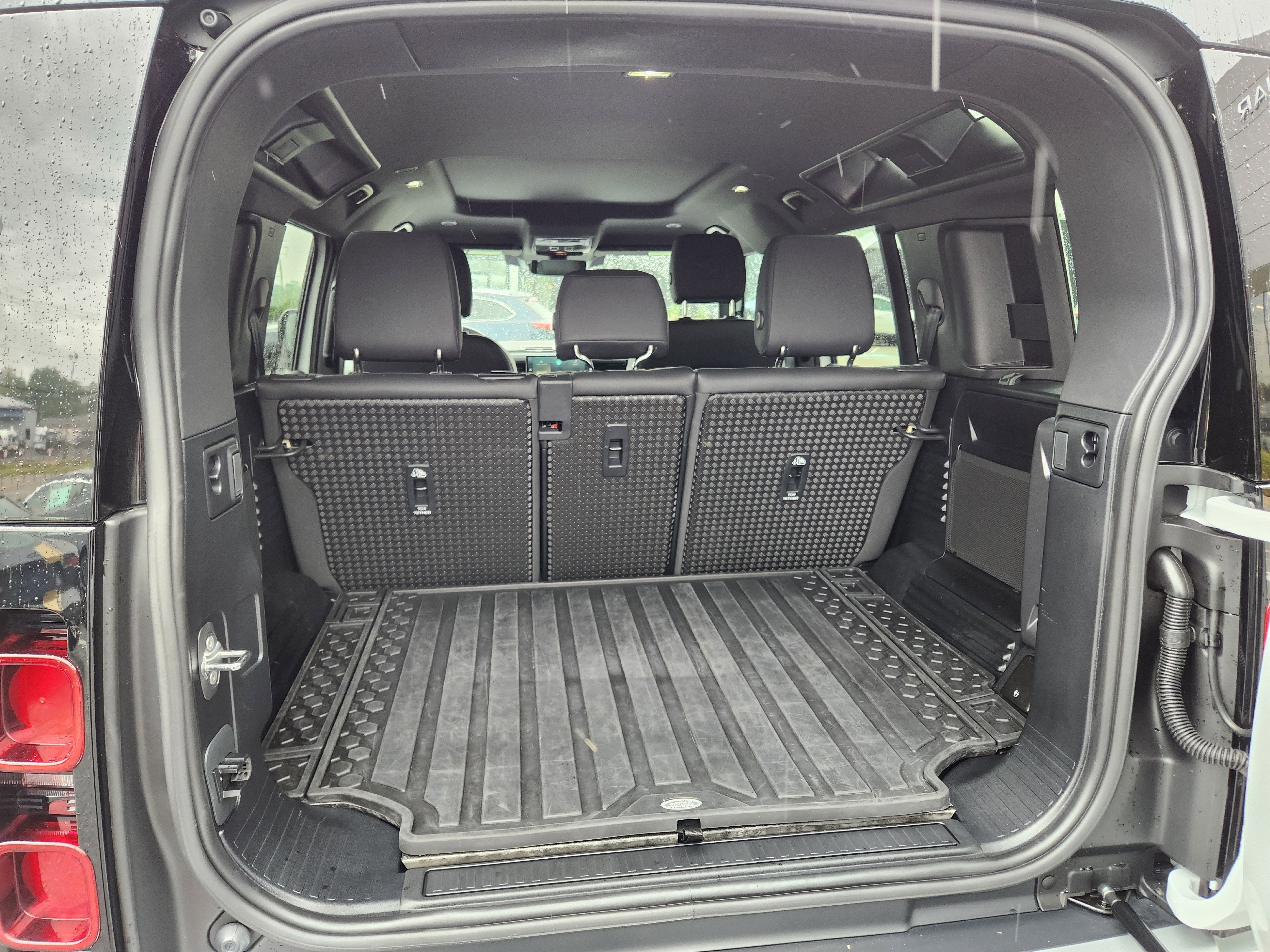 2025 Land Rover Defender S