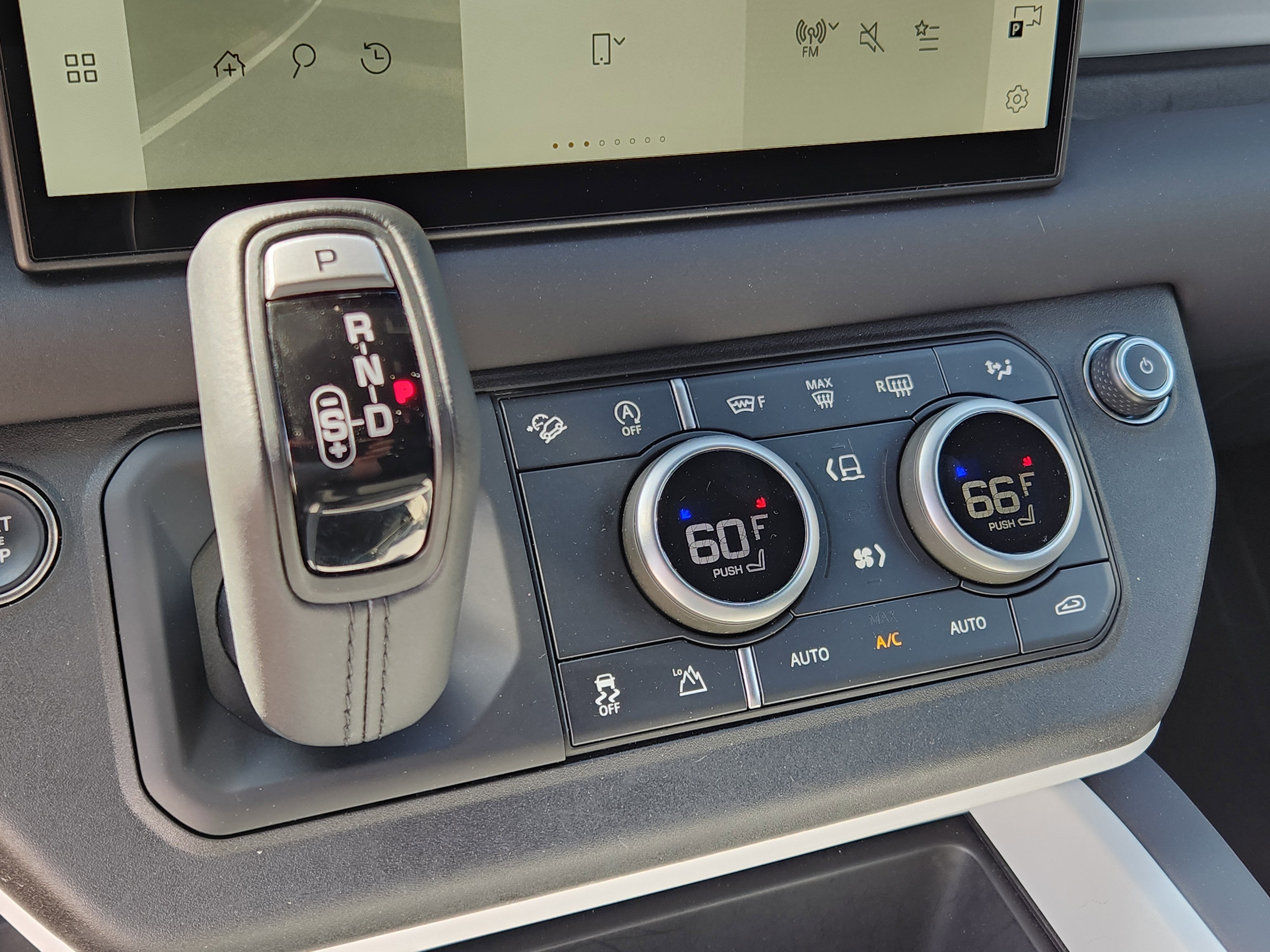 2025 Land Rover Defender 110 S