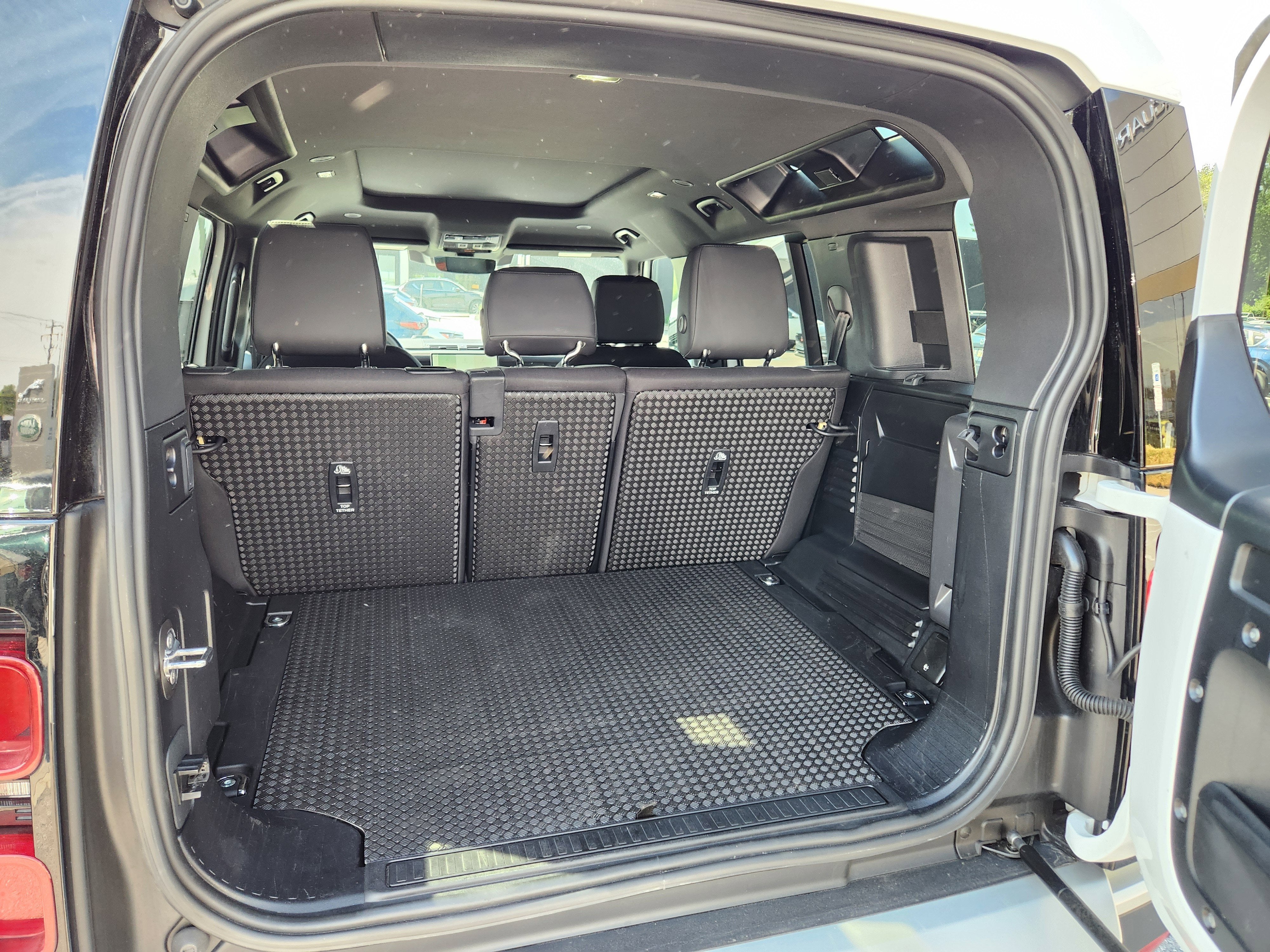 2025 Land Rover Defender 110 S