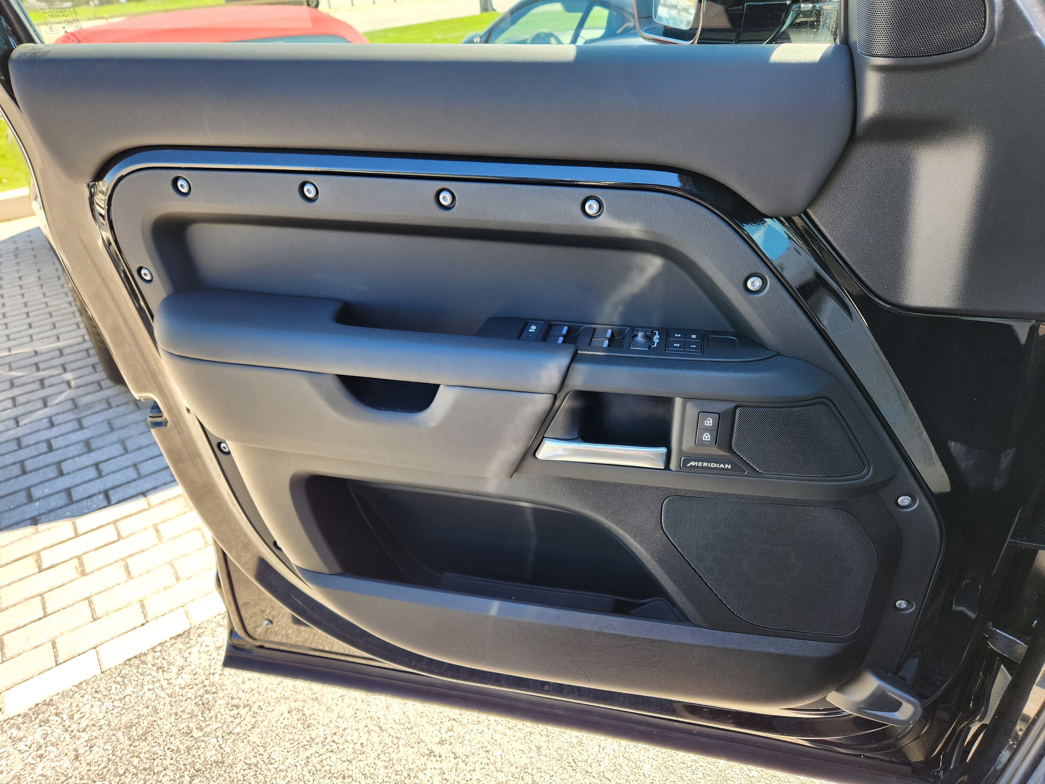 2025 Land Rover Defender S