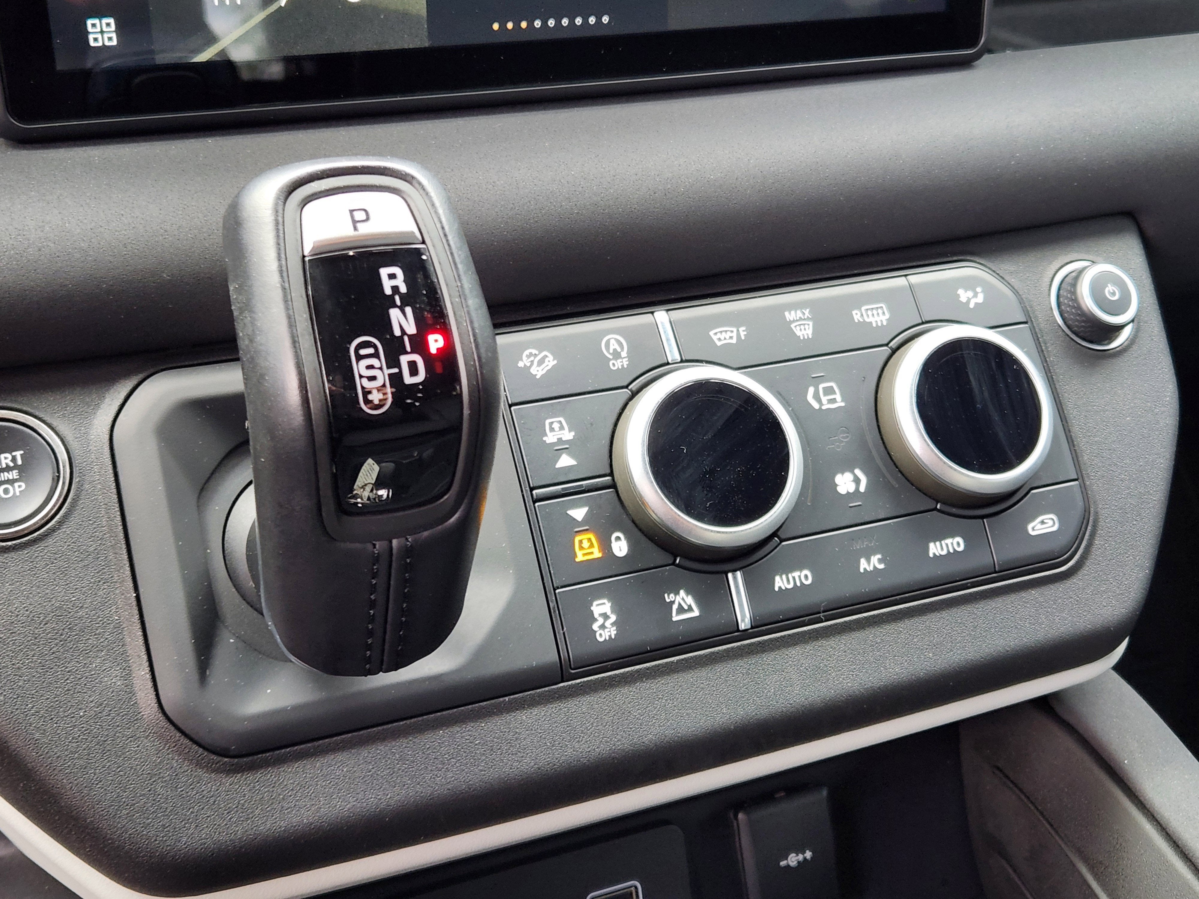 2023 Land Rover Defender 110 SE