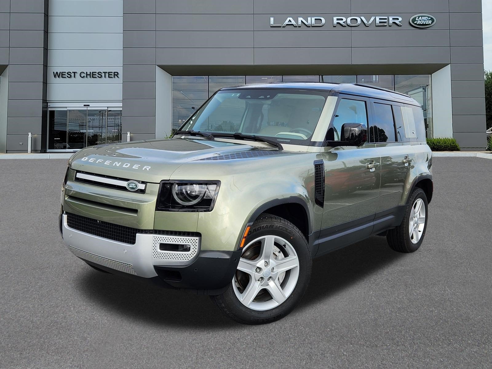 2023 Land Rover Defender SE