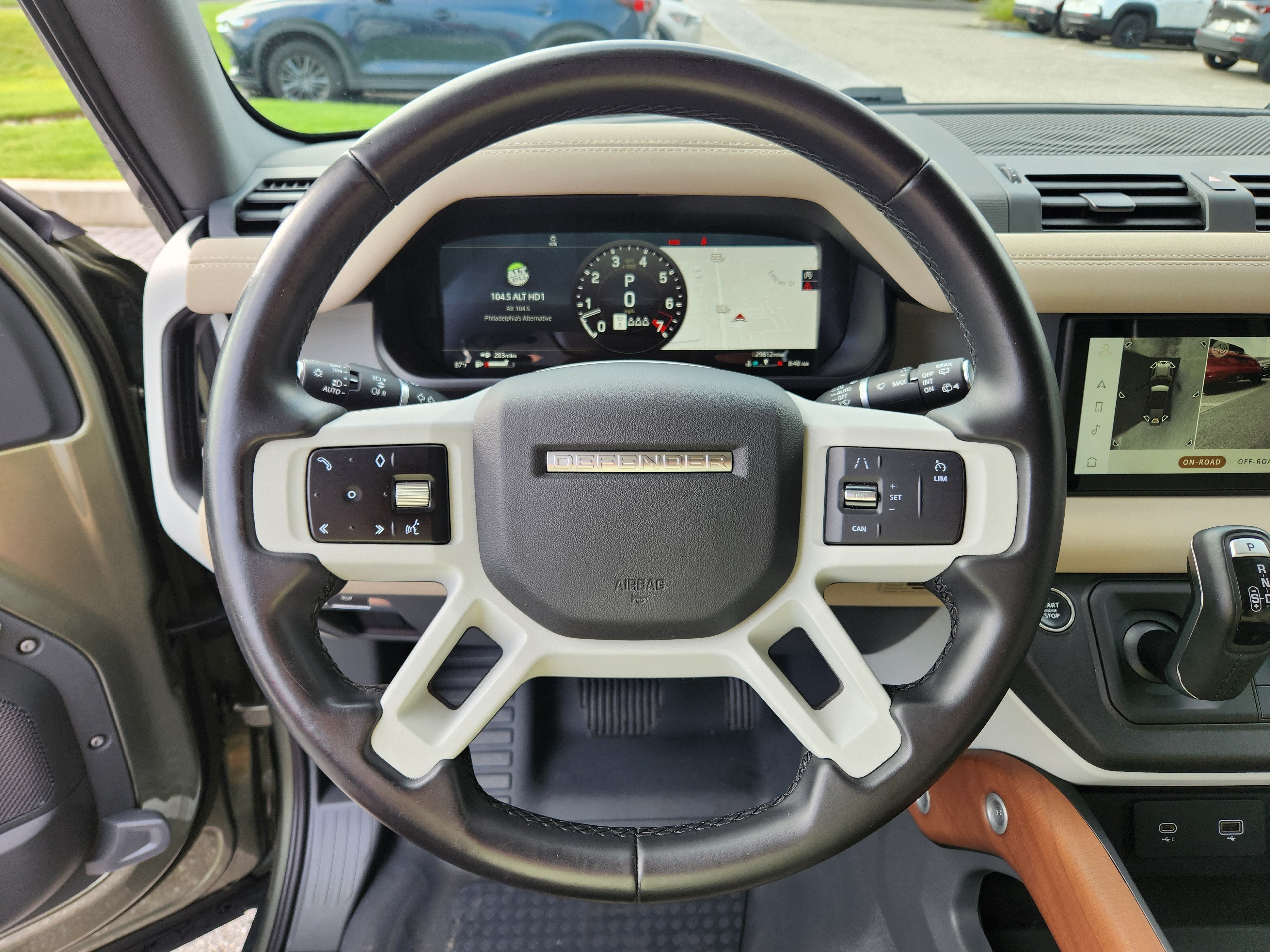2023 Land Rover Defender SE