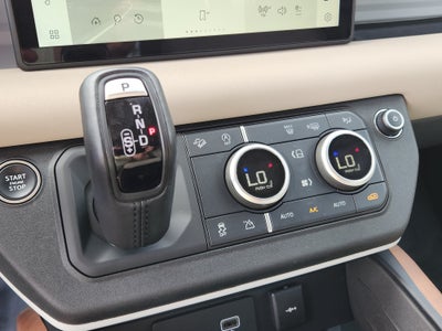 2023 Land Rover Defender SE