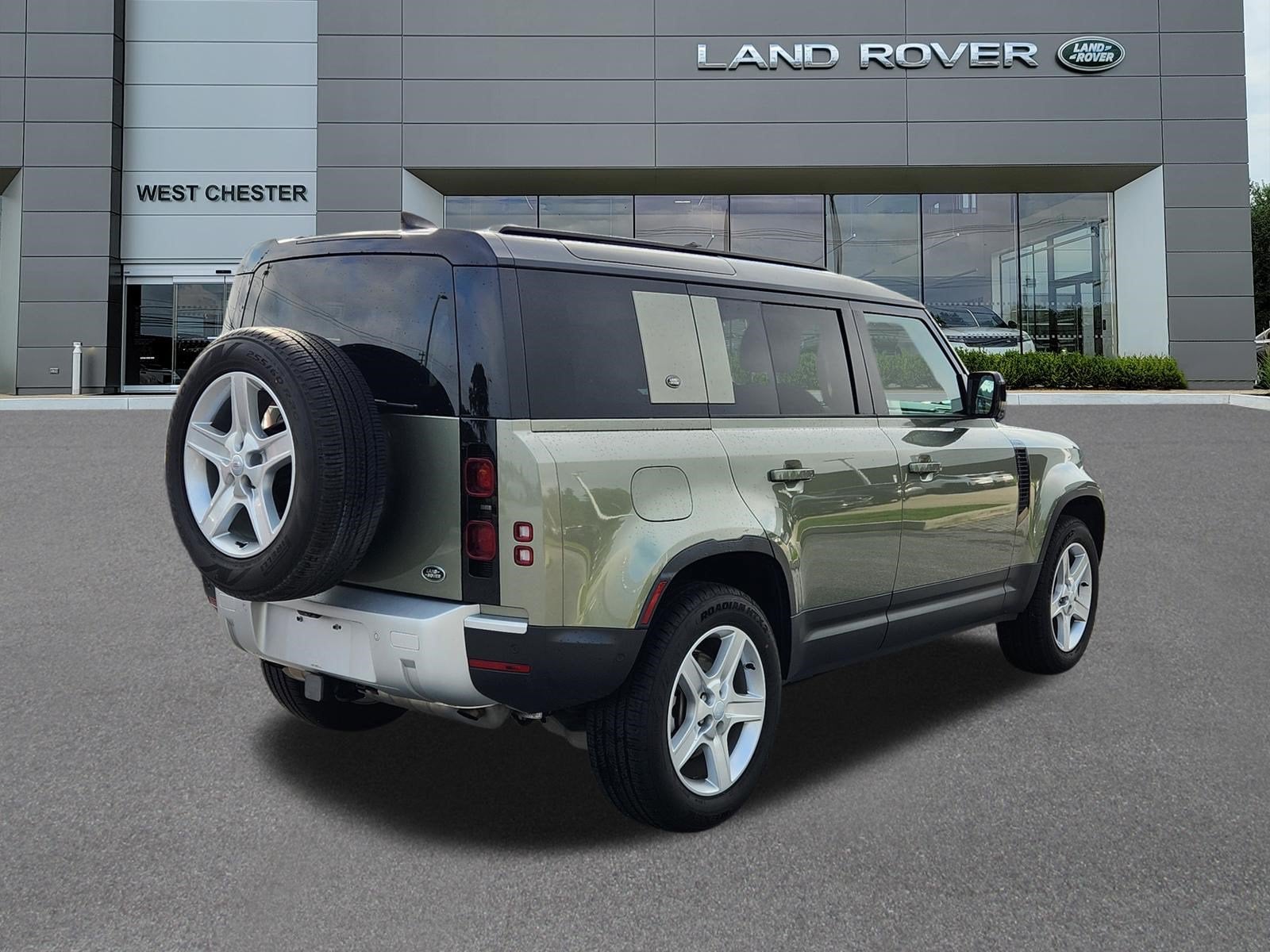 2023 Land Rover Defender SE