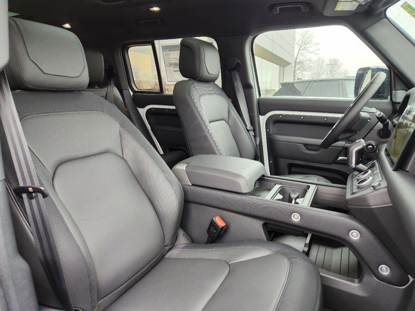 2024 Land Rover Defender 130 Outbound