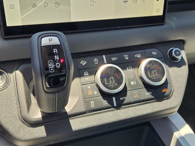2025 Land Rover Defender 130 V8