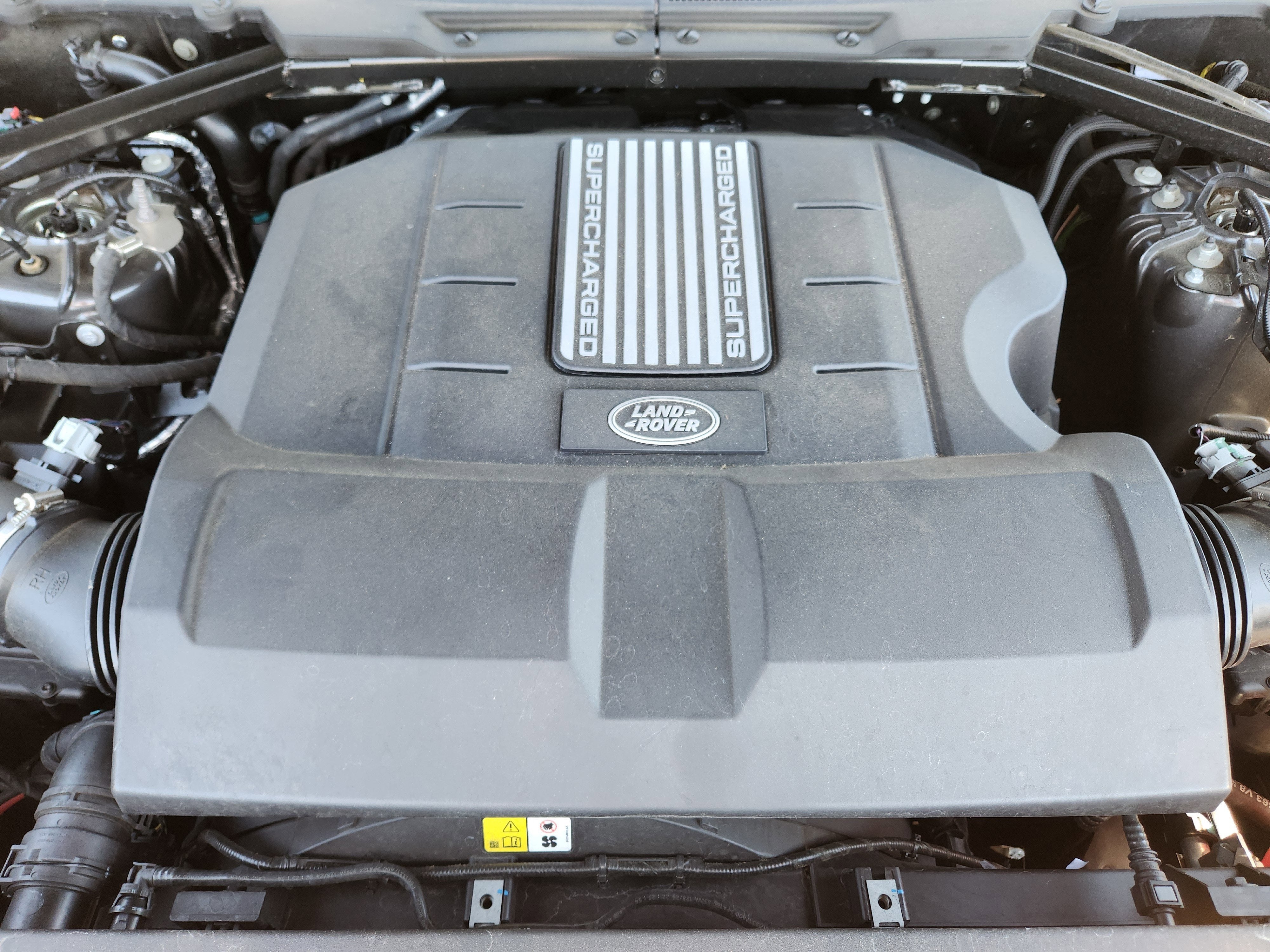 2025 Land Rover Defender 130 V8