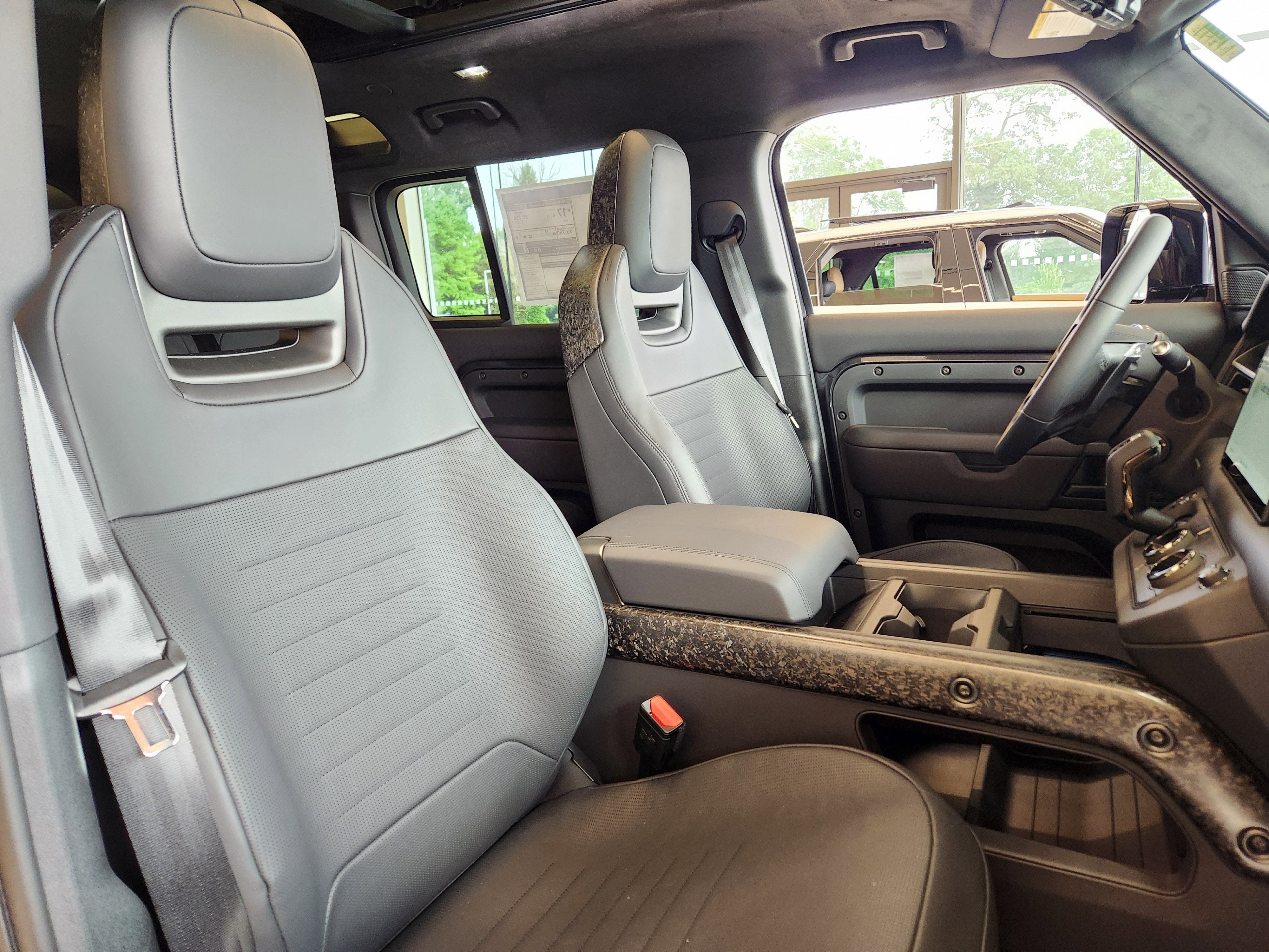 2025 Land Rover Defender OCTA Edition One