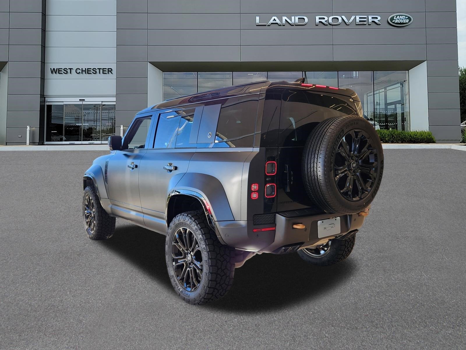 2025 Land Rover Defender OCTA Edition One