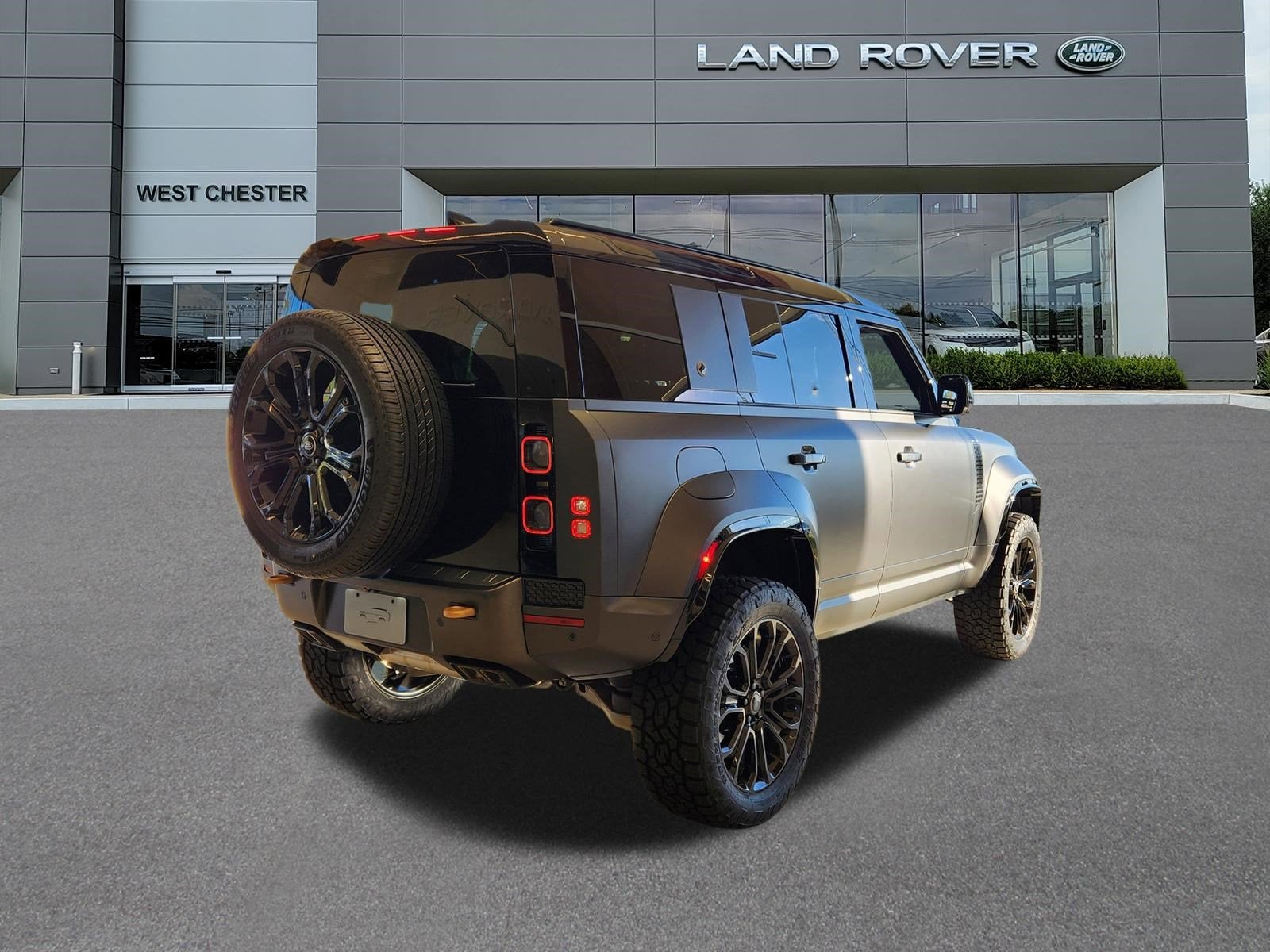 2025 Land Rover Defender OCTA Edition One