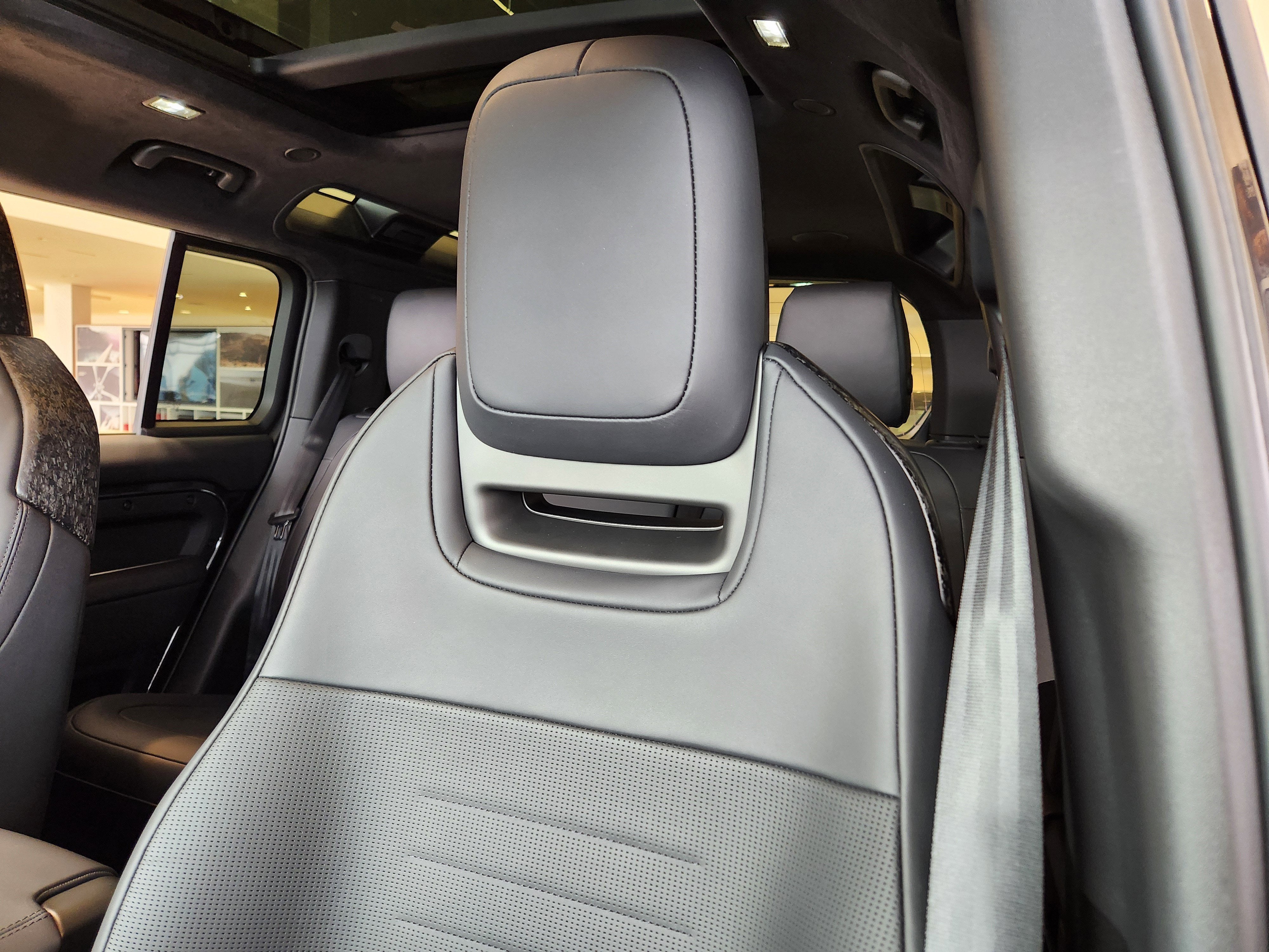 2025 Land Rover Defender OCTA Edition One