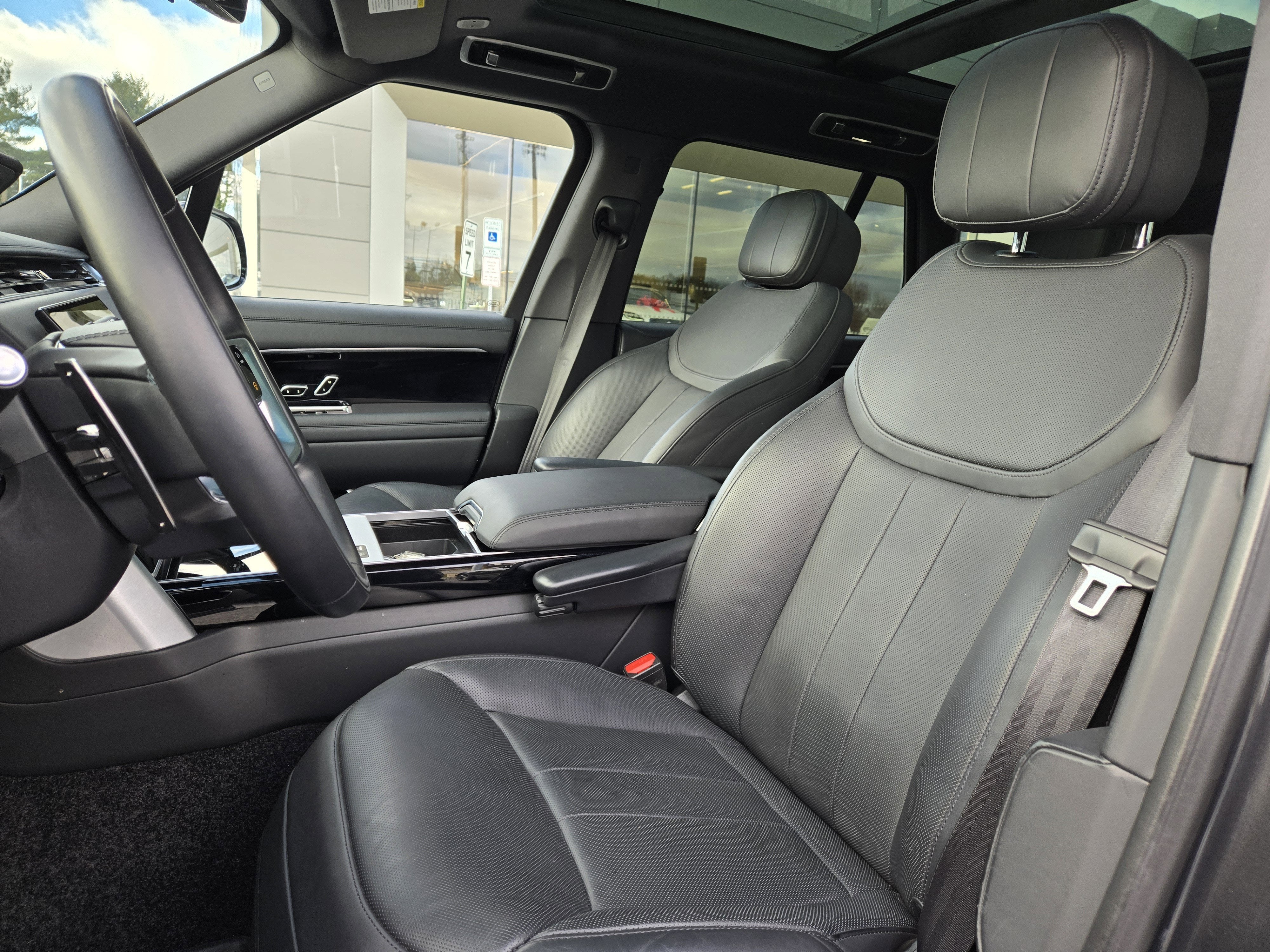 2024 Land Rover Range Rover SE