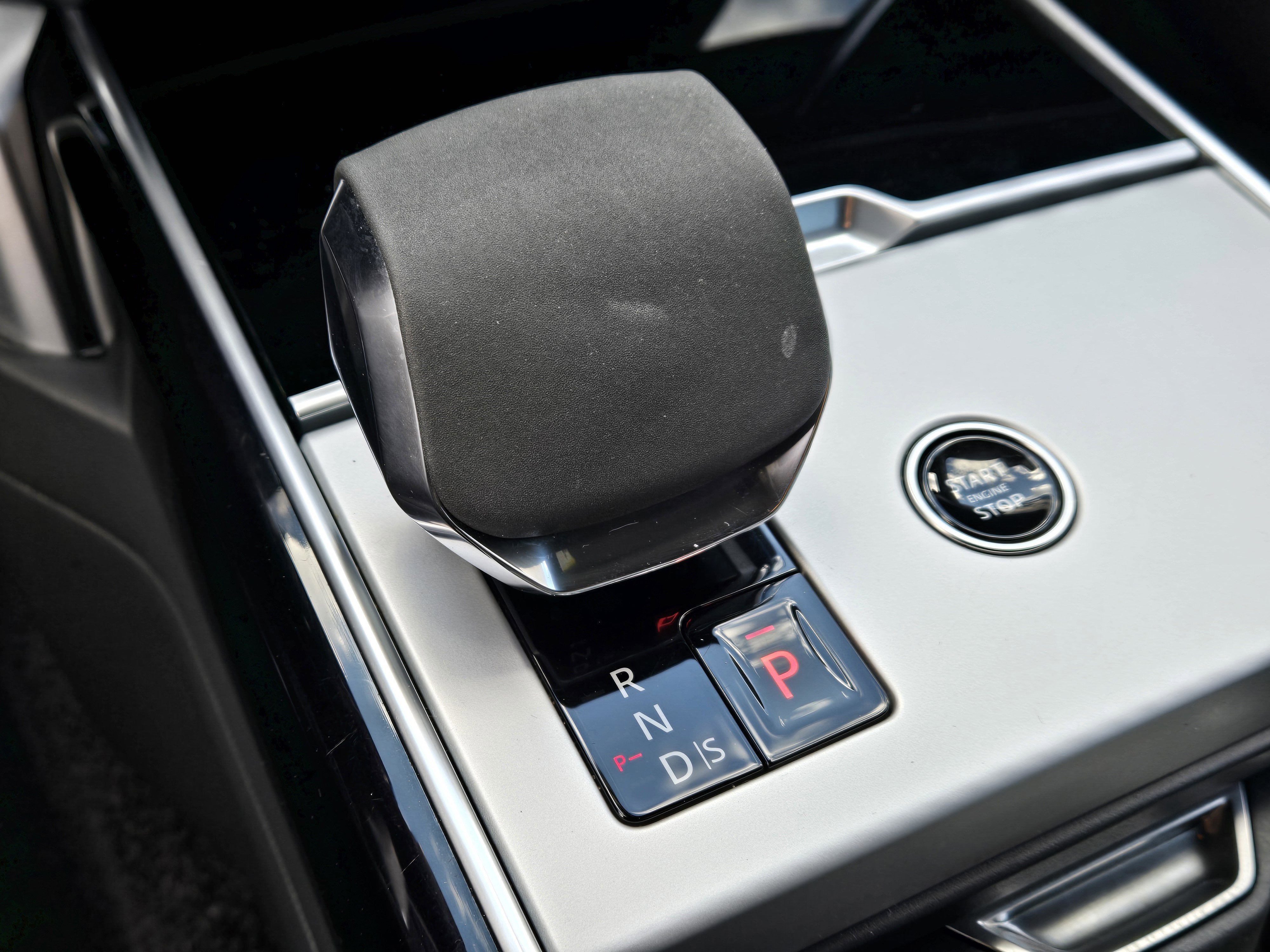 2024 Land Rover Range Rover SE