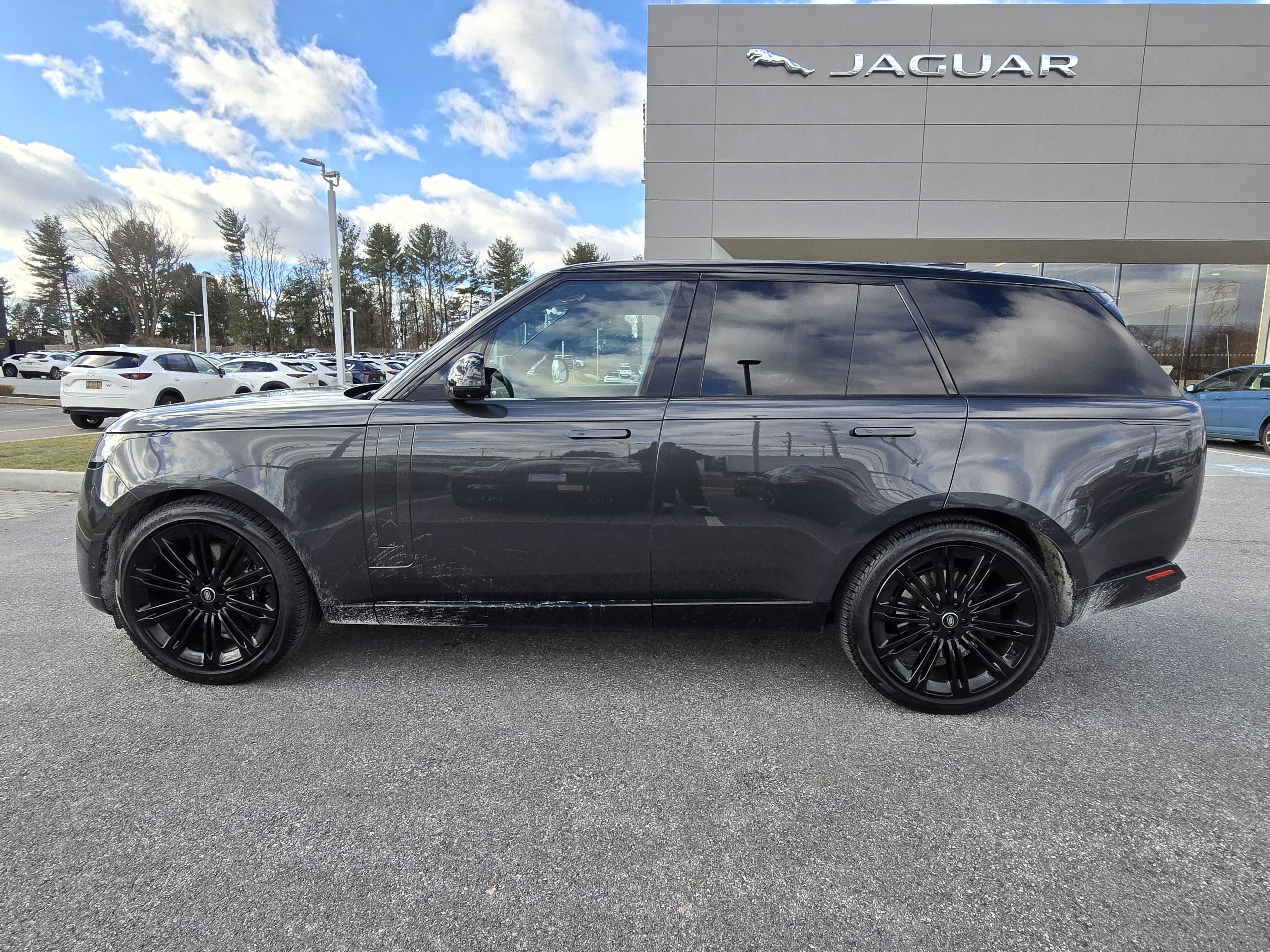 2024 Land Rover Range Rover SE