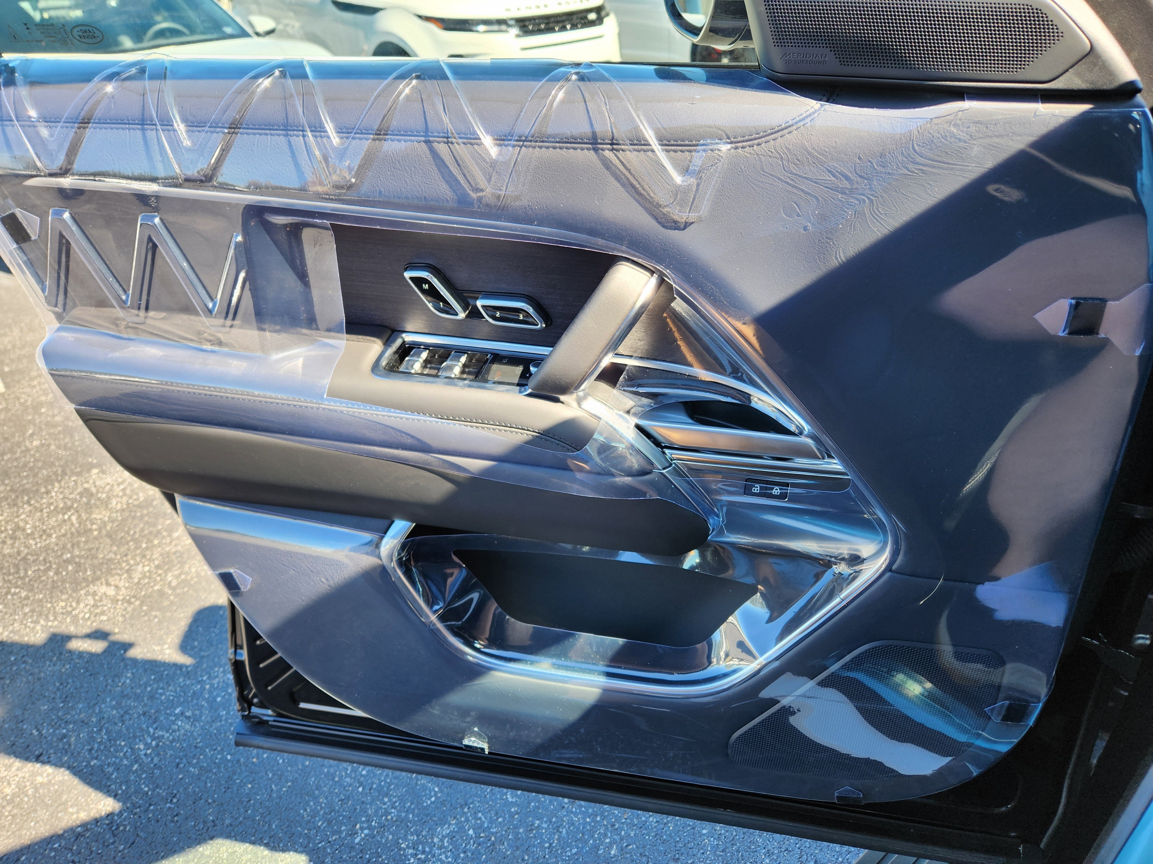 2025 Land Rover Range Rover Plug-In Hybrid SE