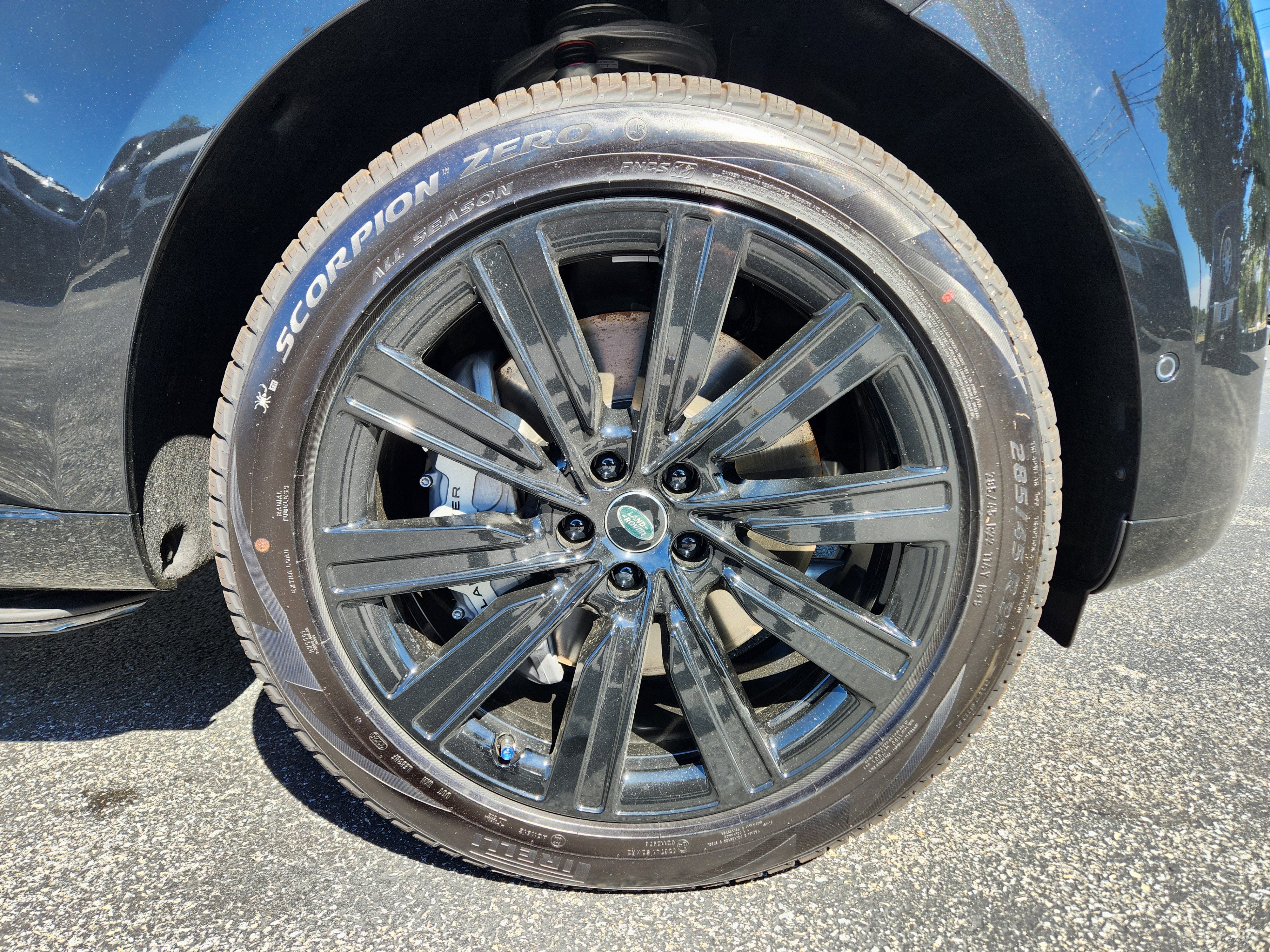 2025 Land Rover Range Rover Plug-In Hybrid SE