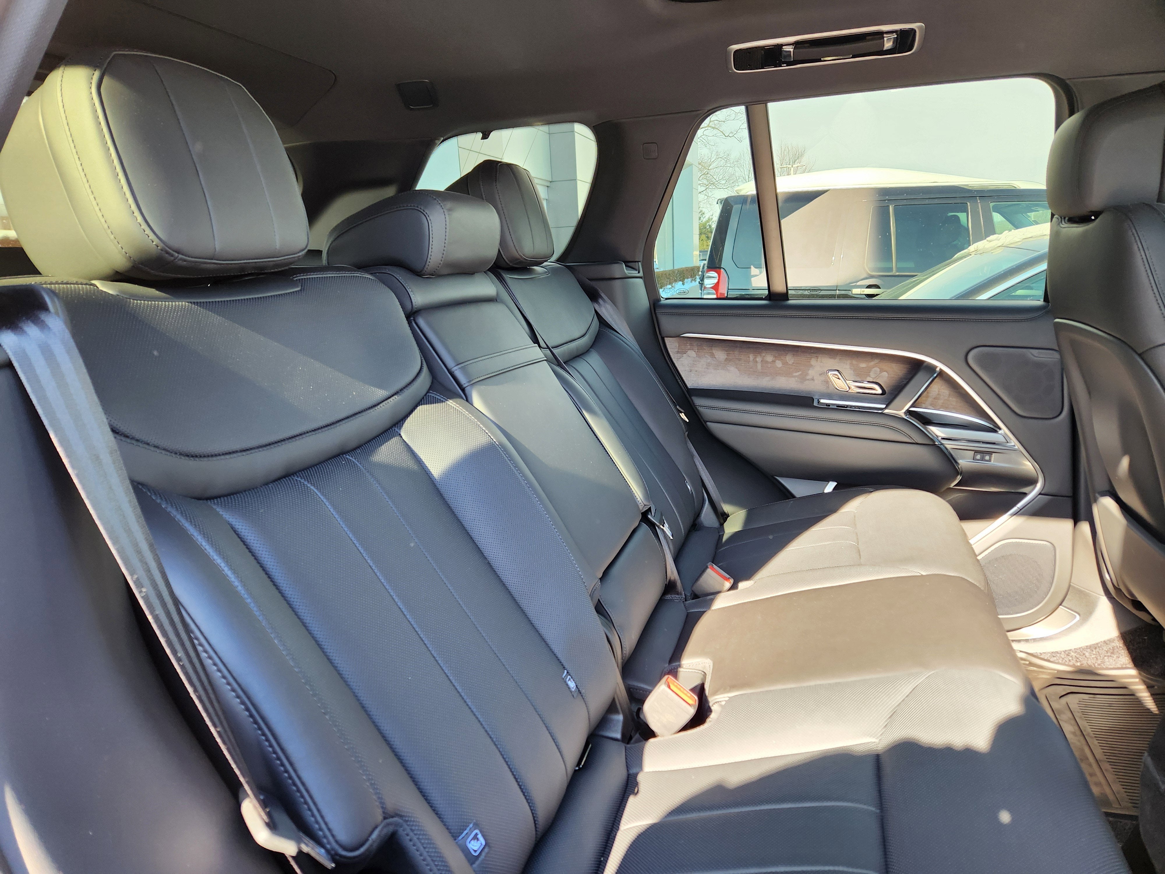 2025 Land Rover Range Rover SE