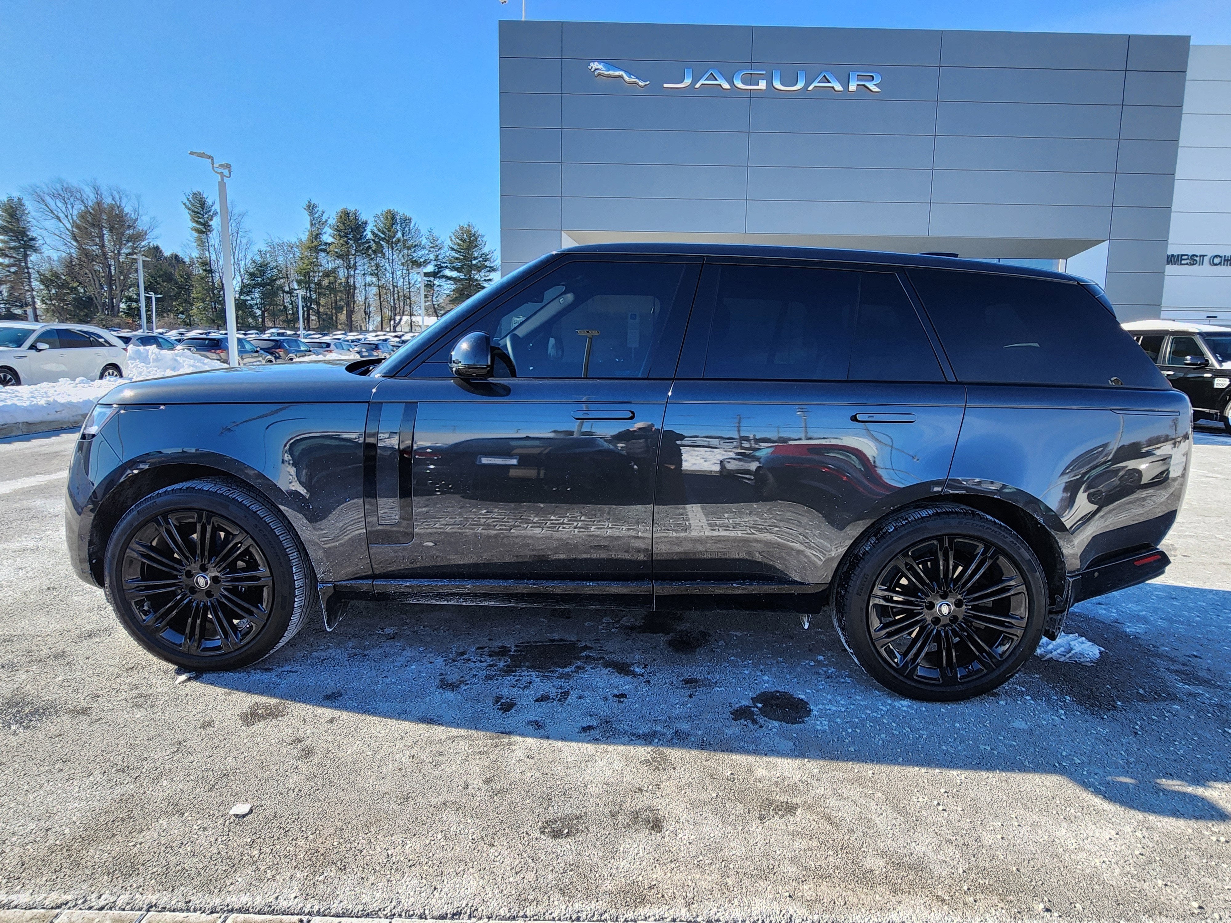 2025 Land Rover Range Rover SE