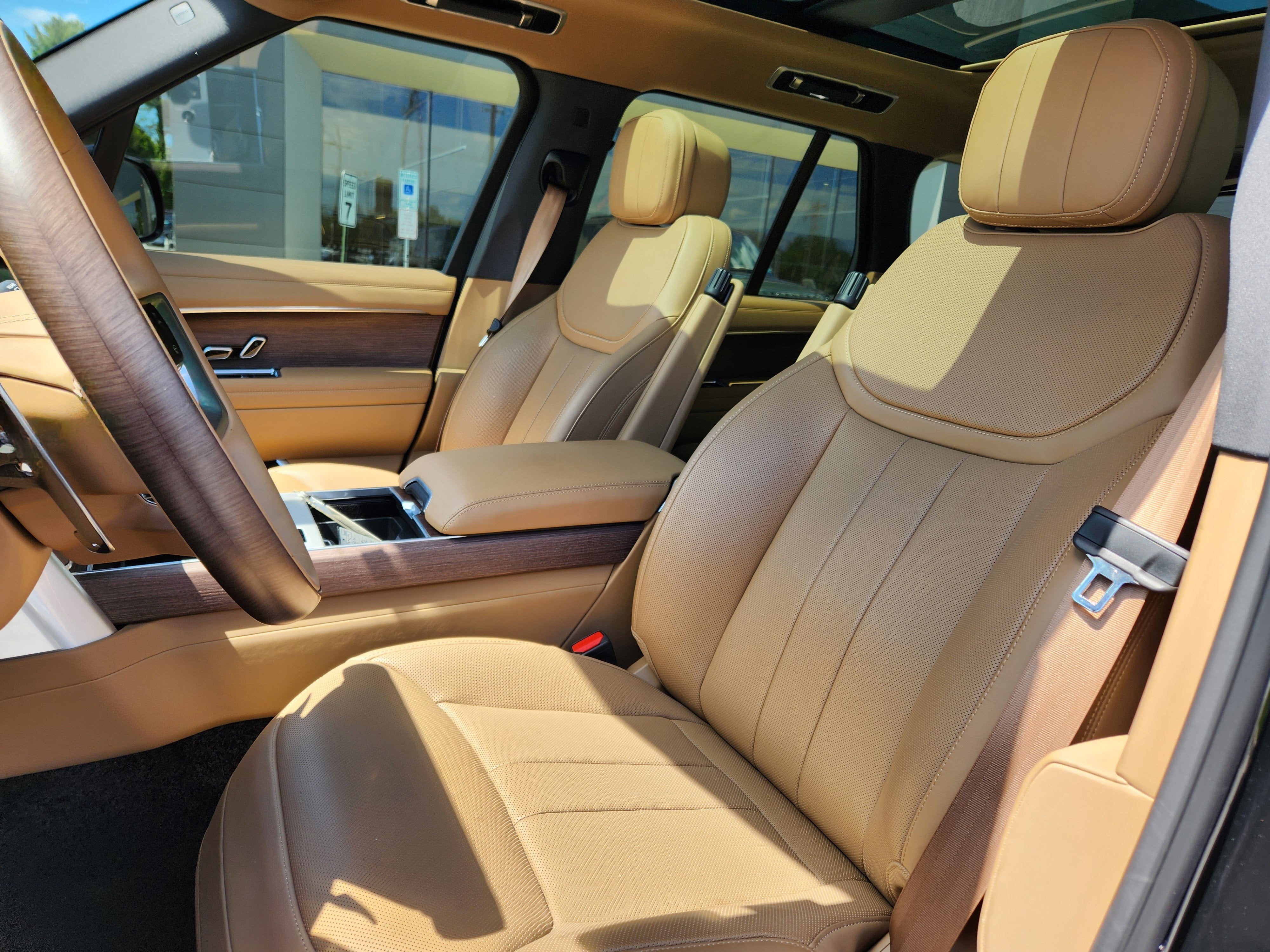 2025 Land Rover Range Rover SE