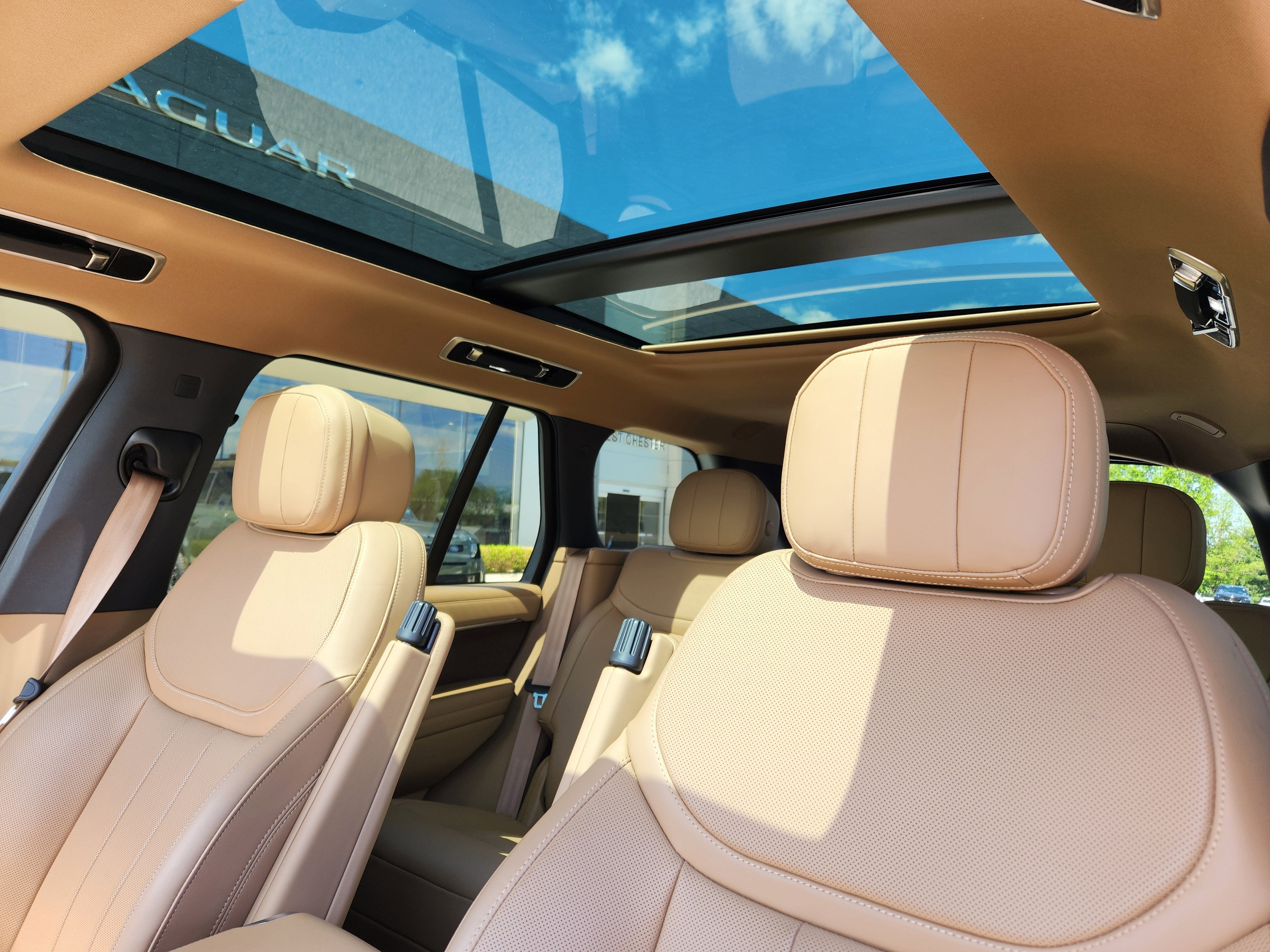 2025 Land Rover Range Rover SE