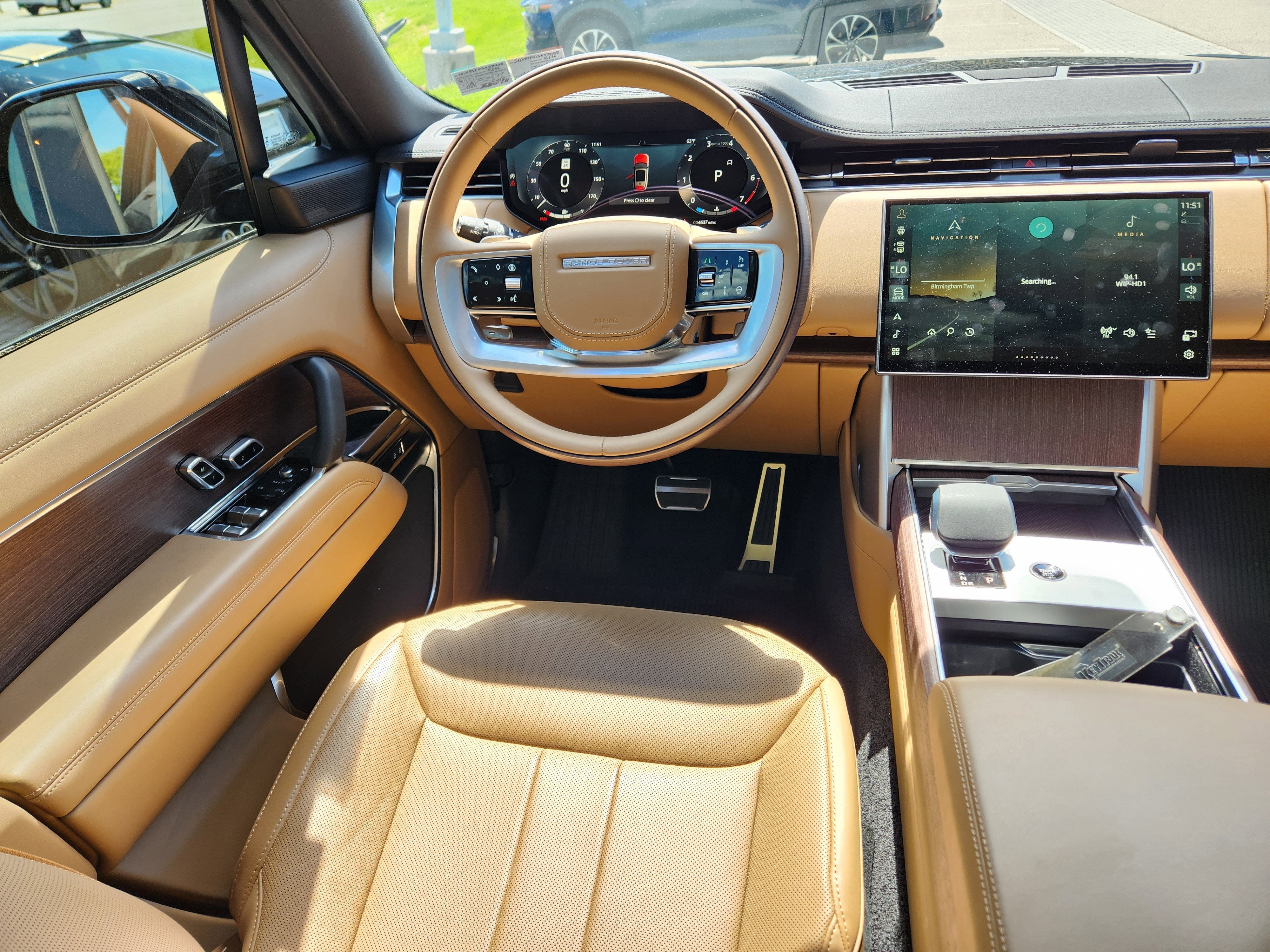 2025 Land Rover Range Rover SE