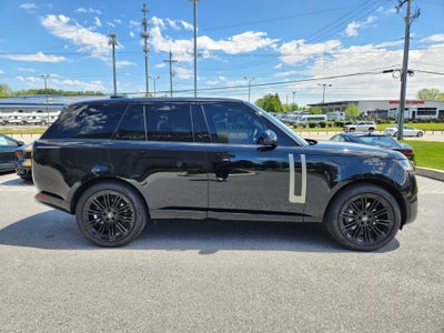 2025 Land Rover Range Rover SE
