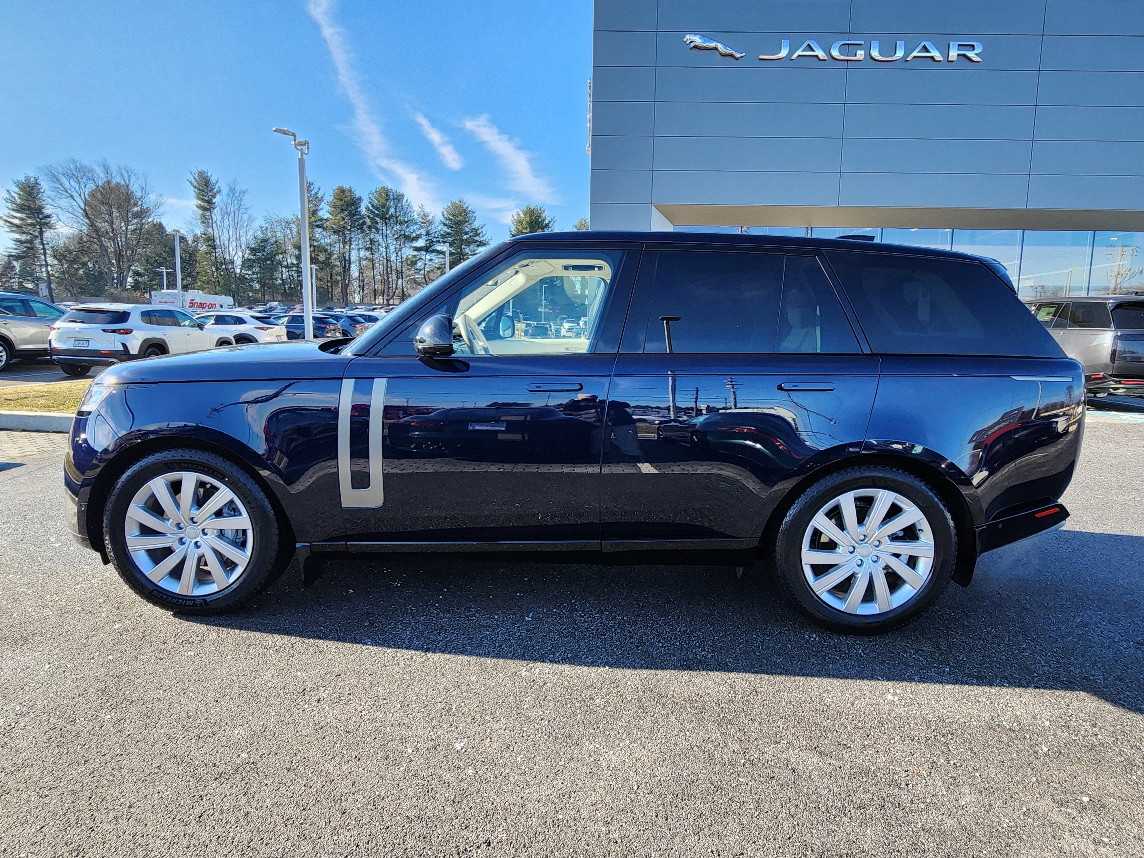 2023 Land Rover Range Rover SE