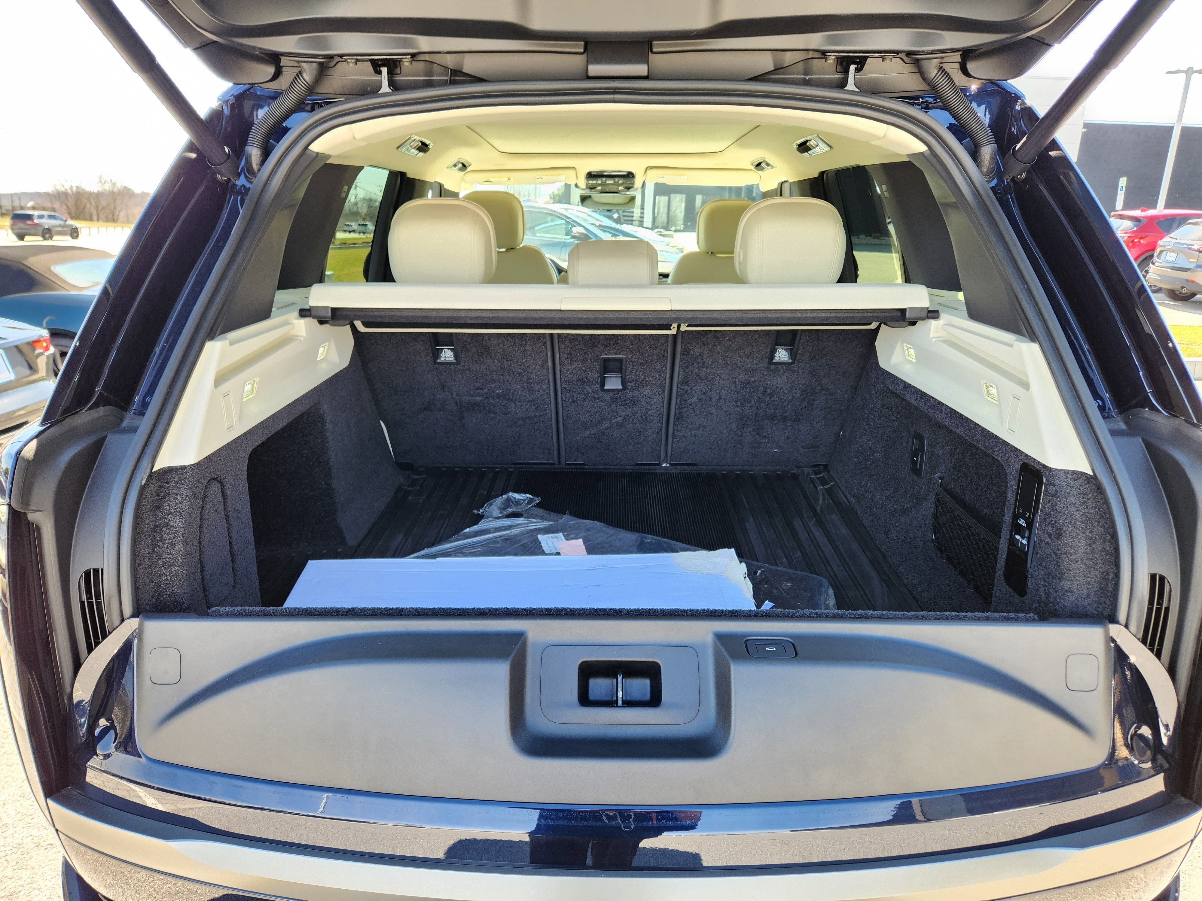 2024 Land Rover Range Rover SE