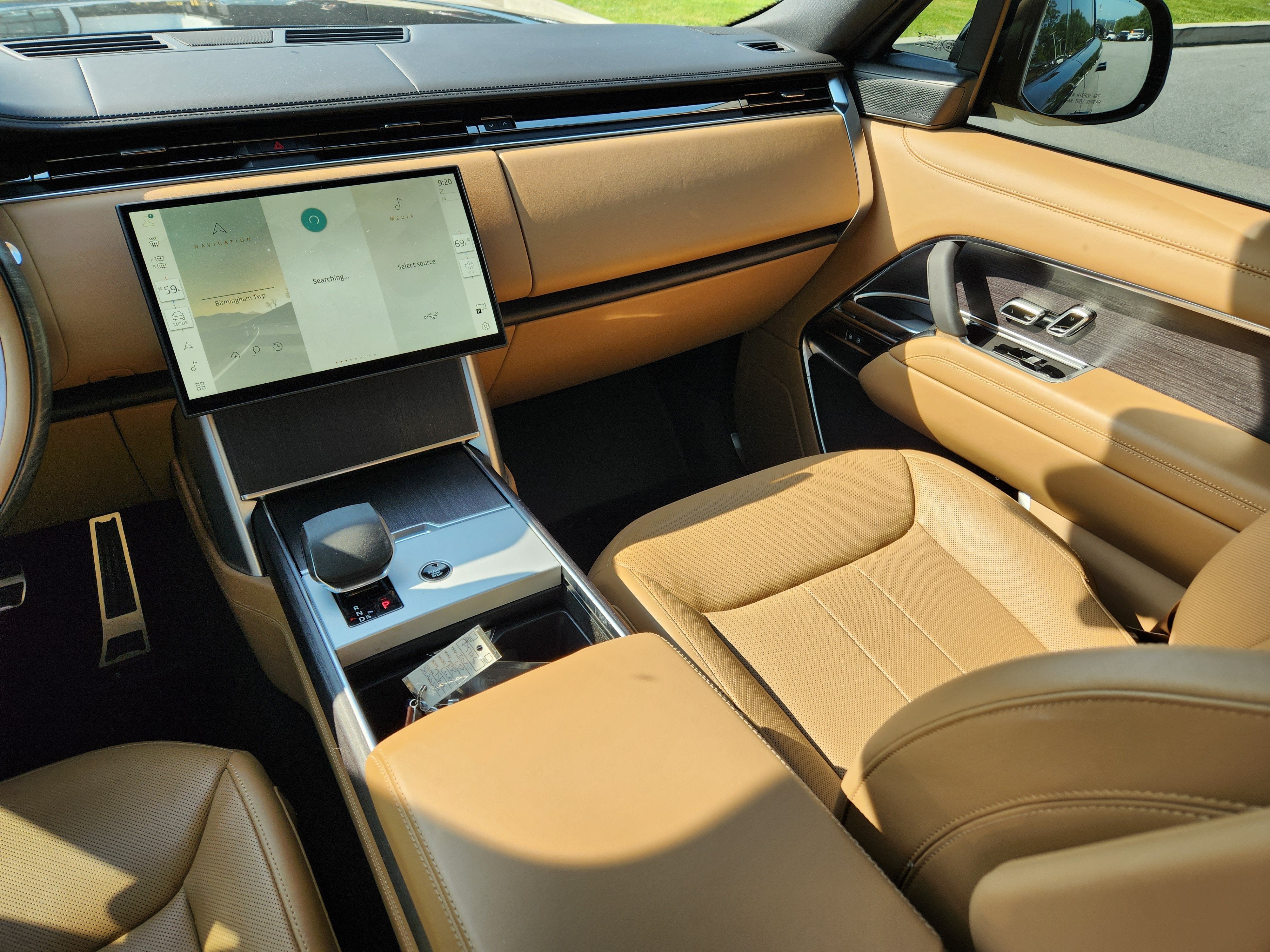 2025 Land Rover Range Rover SE
