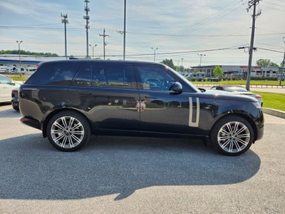 2025 Land Rover Range Rover SE