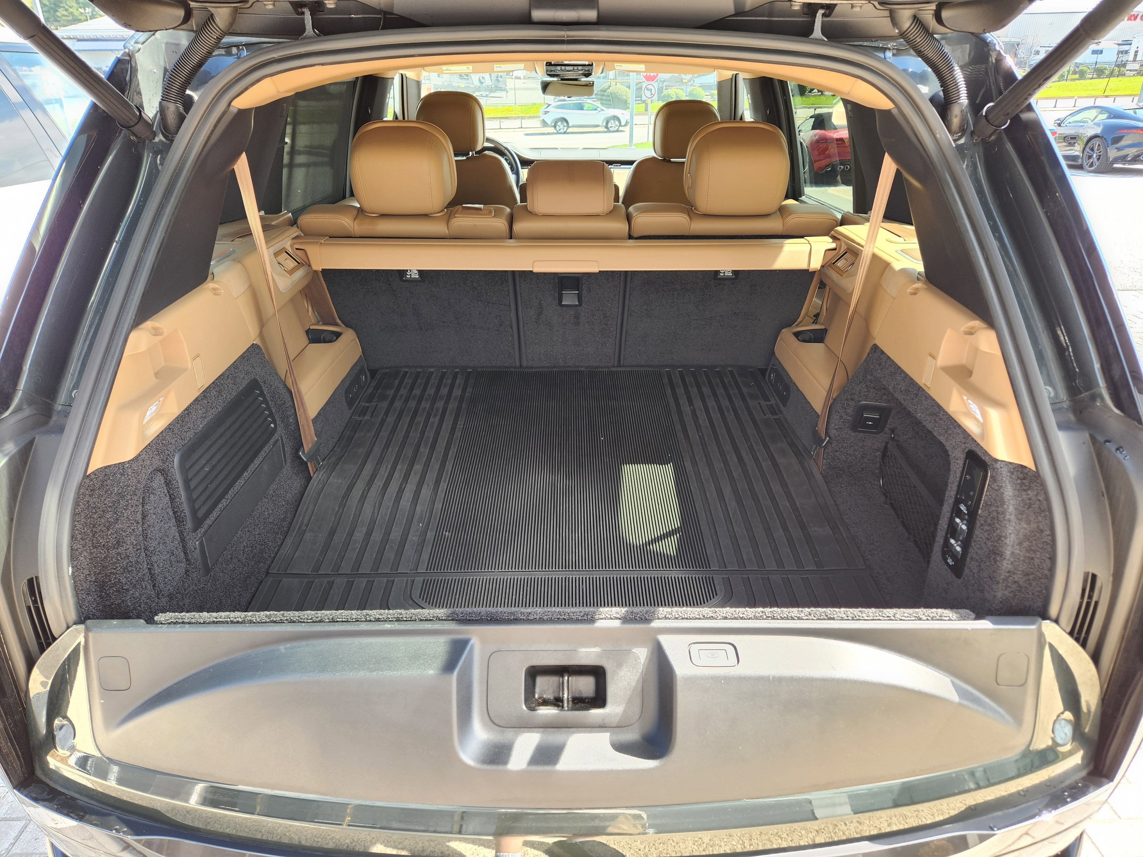 2024 Land Rover Range Rover SE